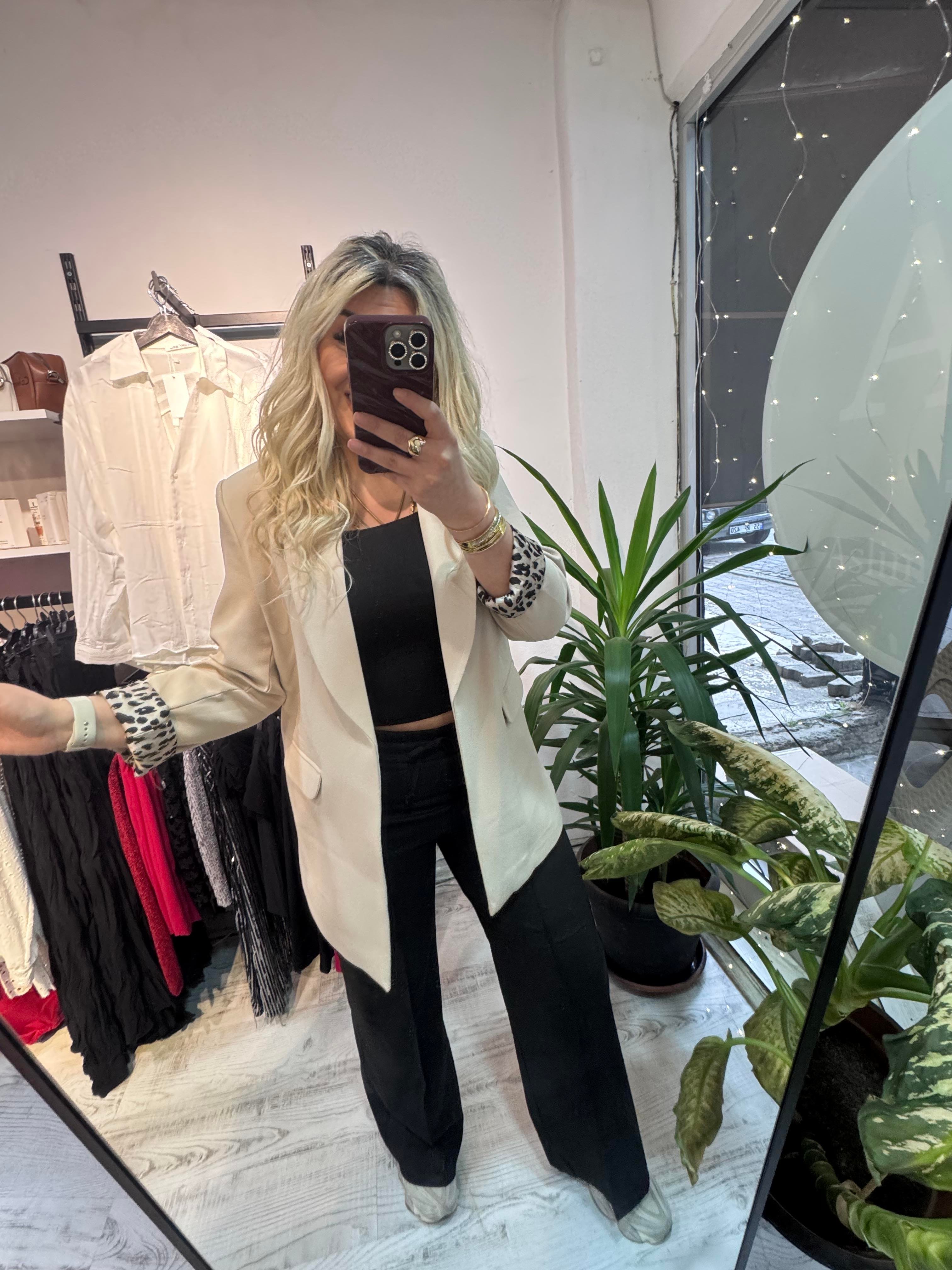 Premium Kalite Leopar Detaylı Bej Ceket