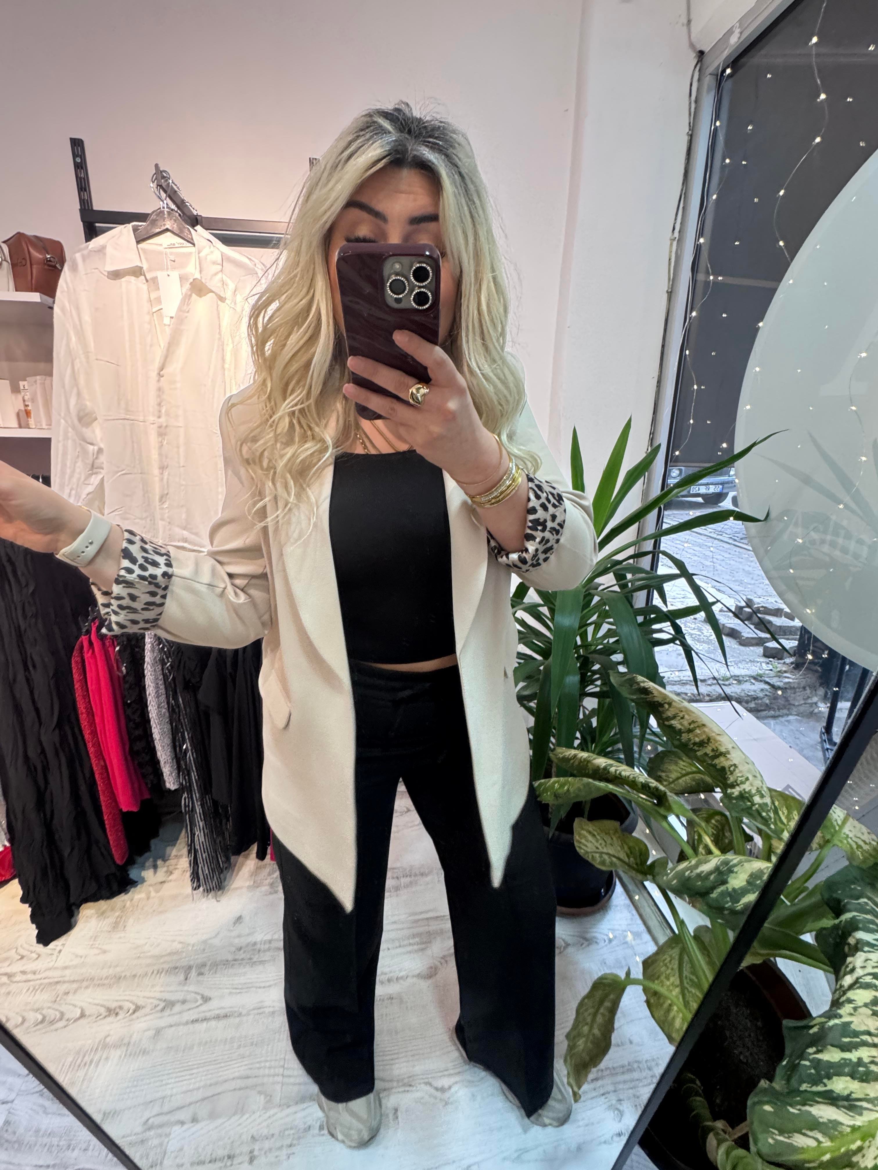 Premium Kalite Leopar Detaylı Bej Ceket