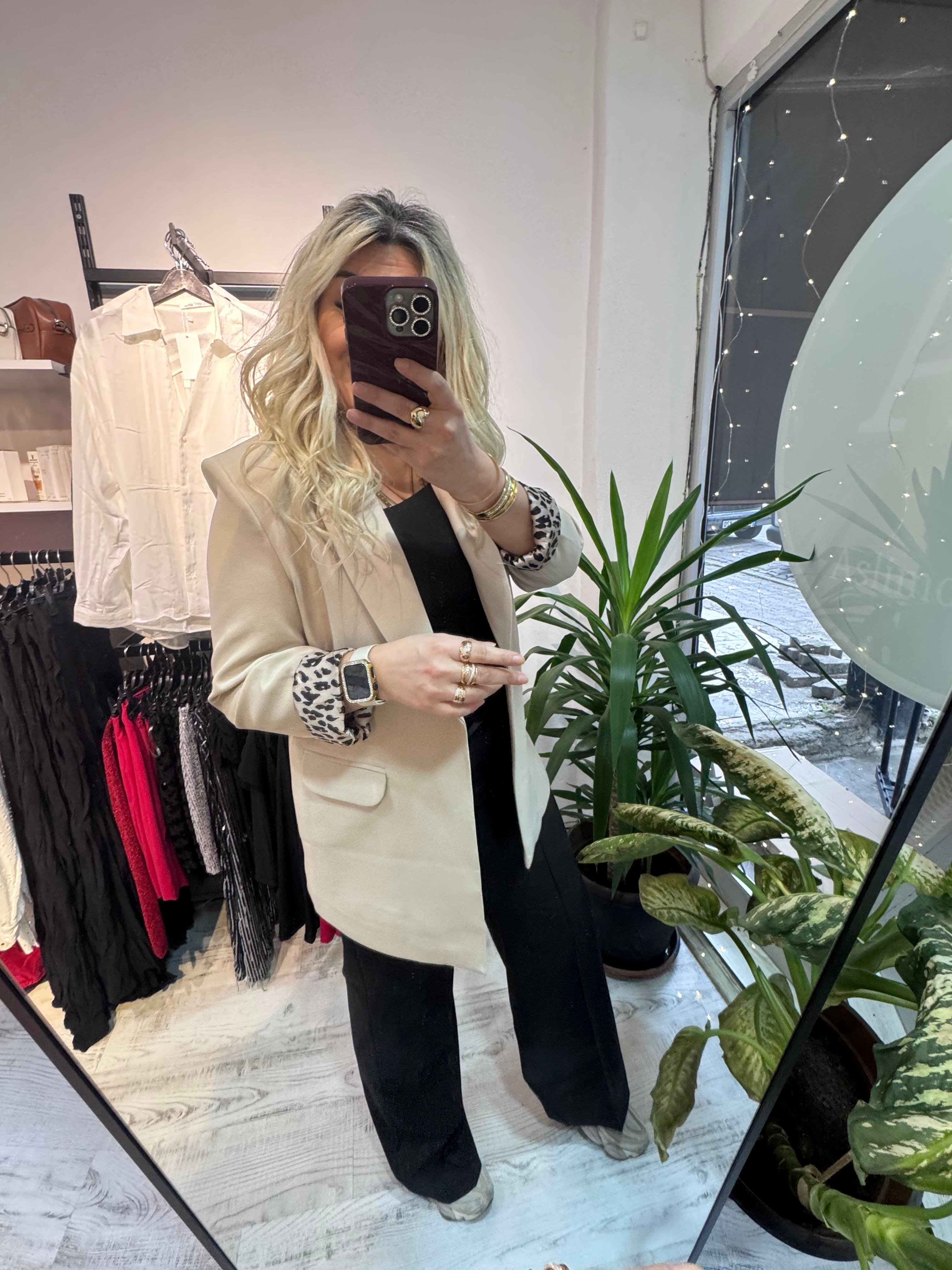 Premium Kalite Leopar Detaylı Bej Ceket