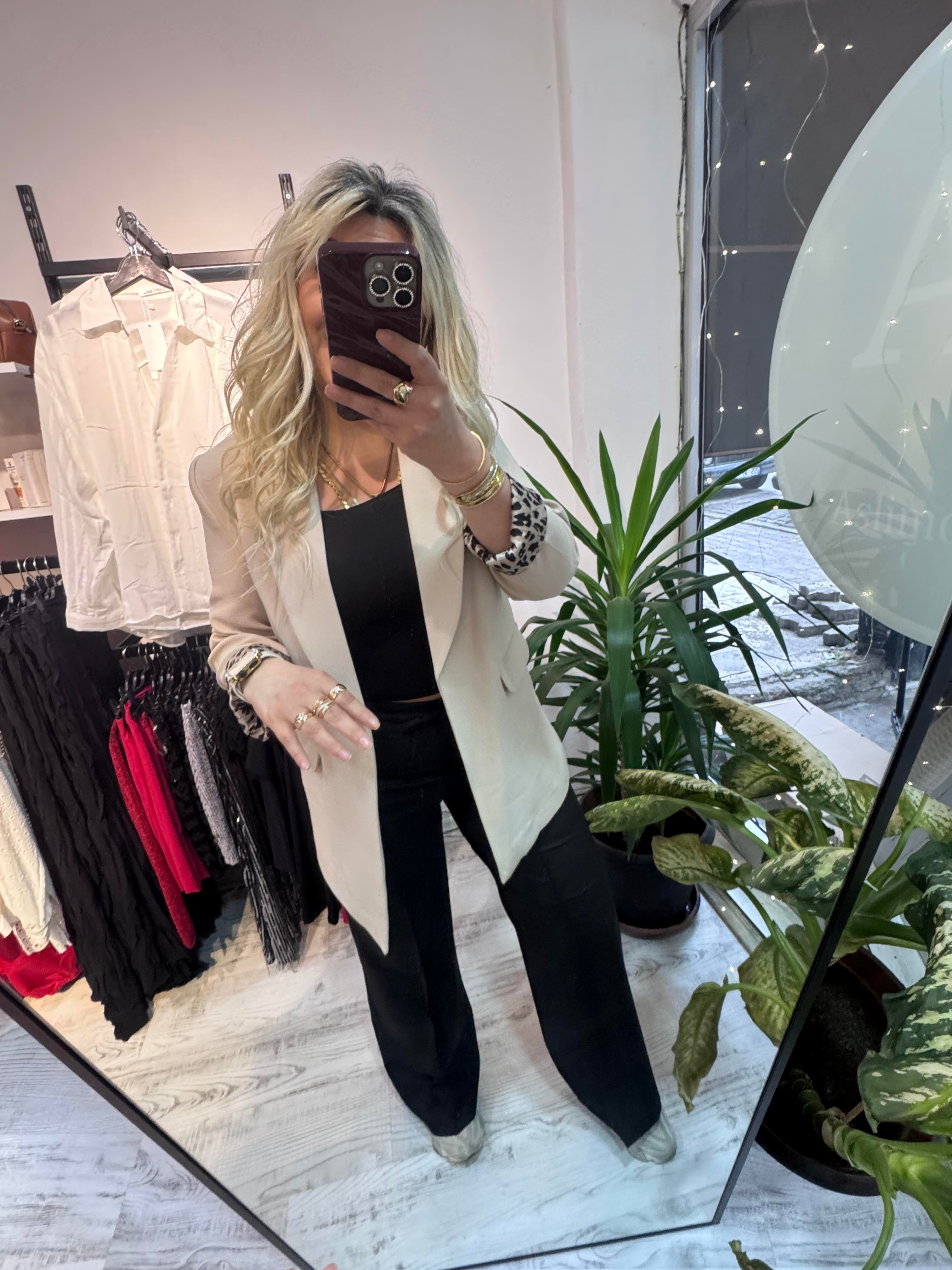 Premium Kalite Leopar Detaylı Bej Ceket