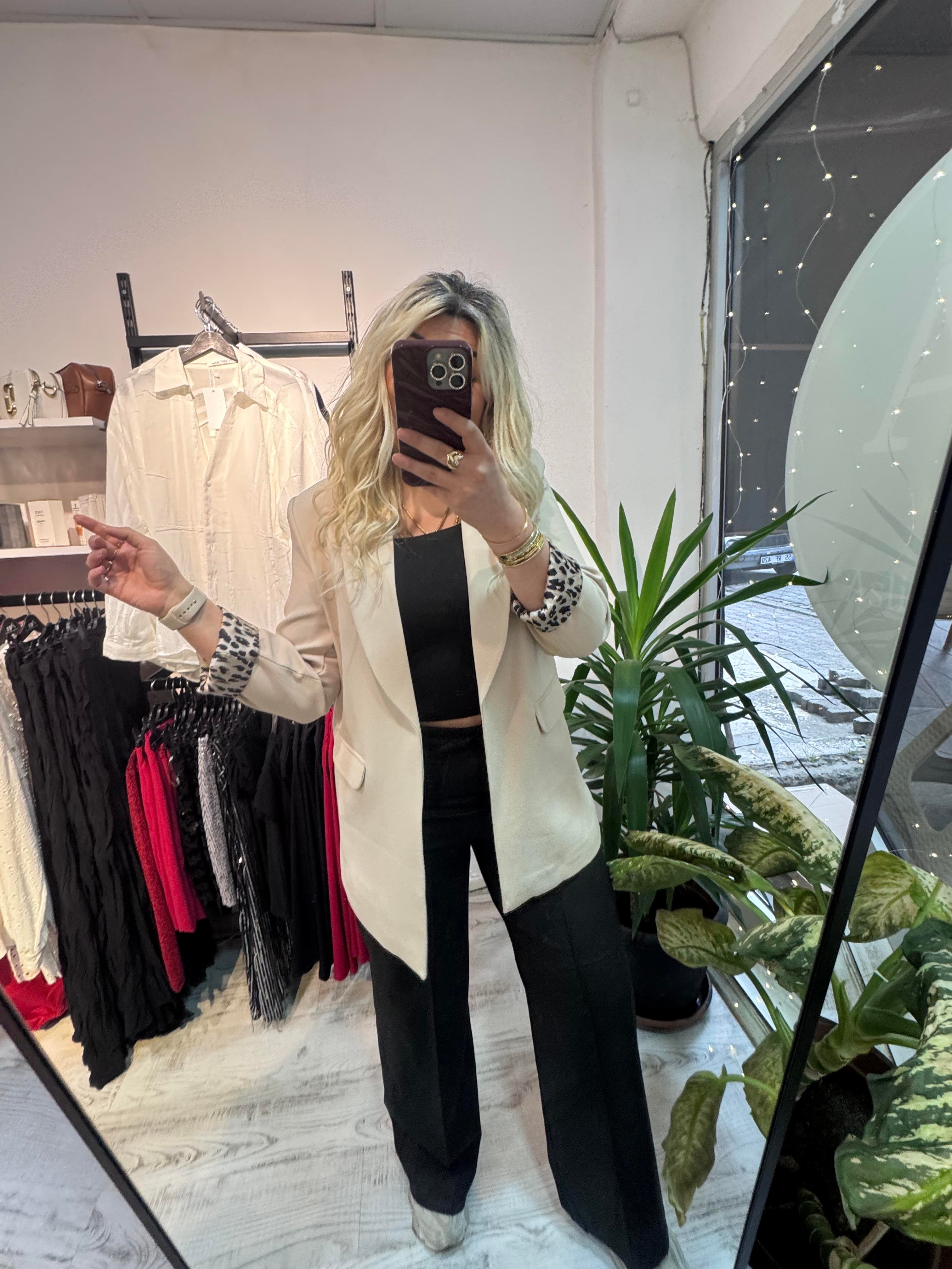 Premium Kalite Leopar Detaylı Bej Ceket