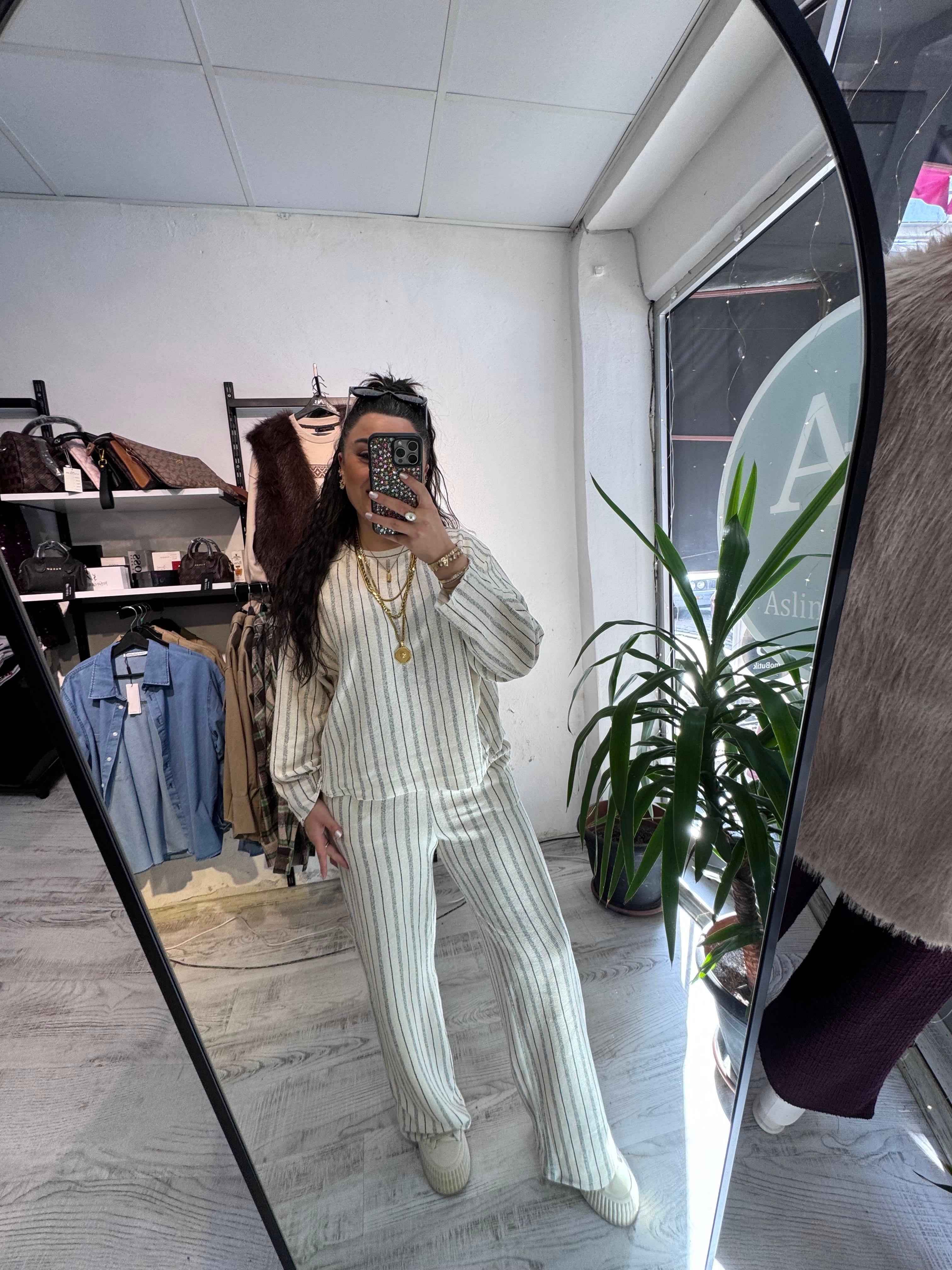 Premium Seri Çizgili Takım