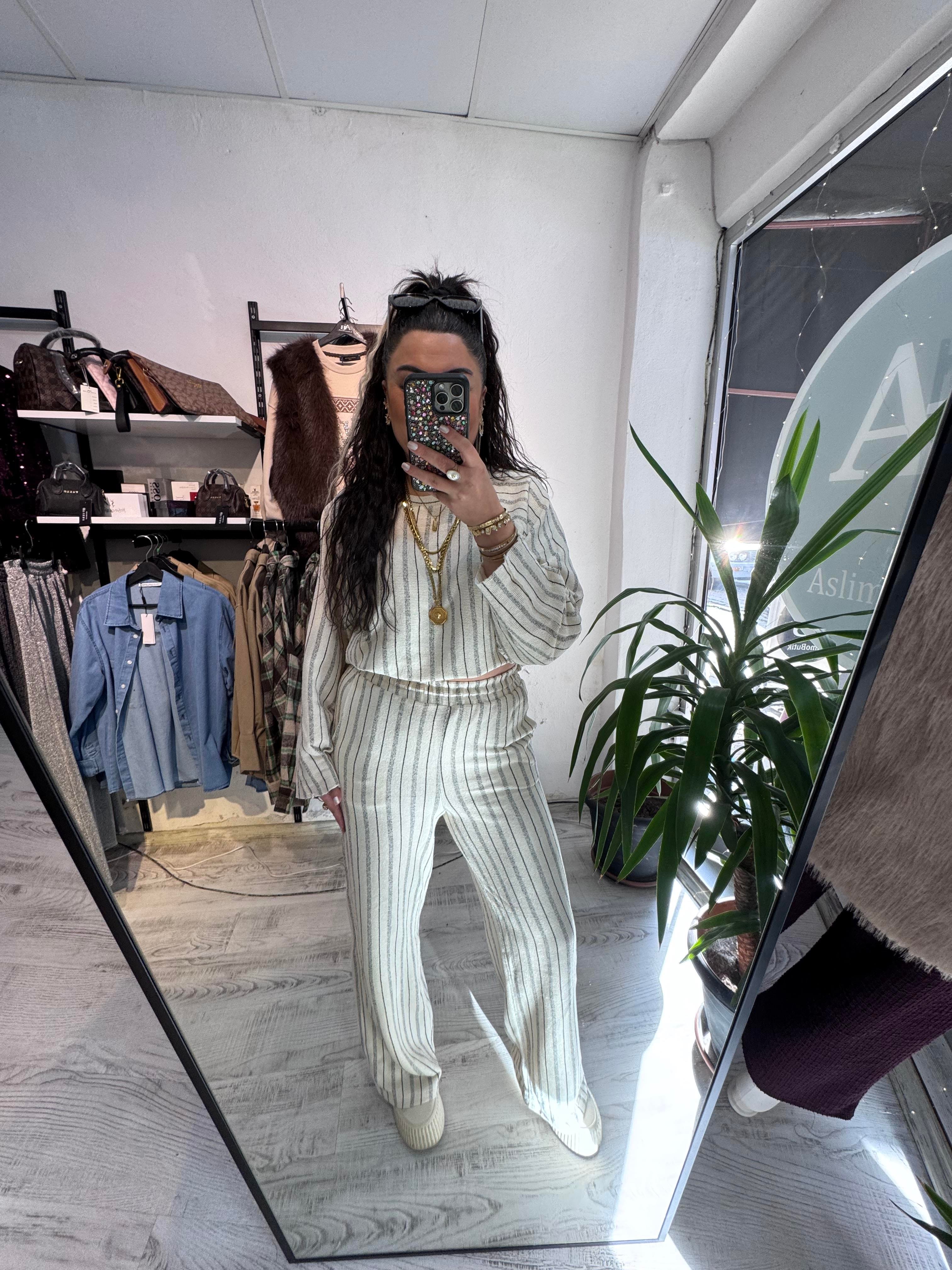 Premium Seri Çizgili Takım