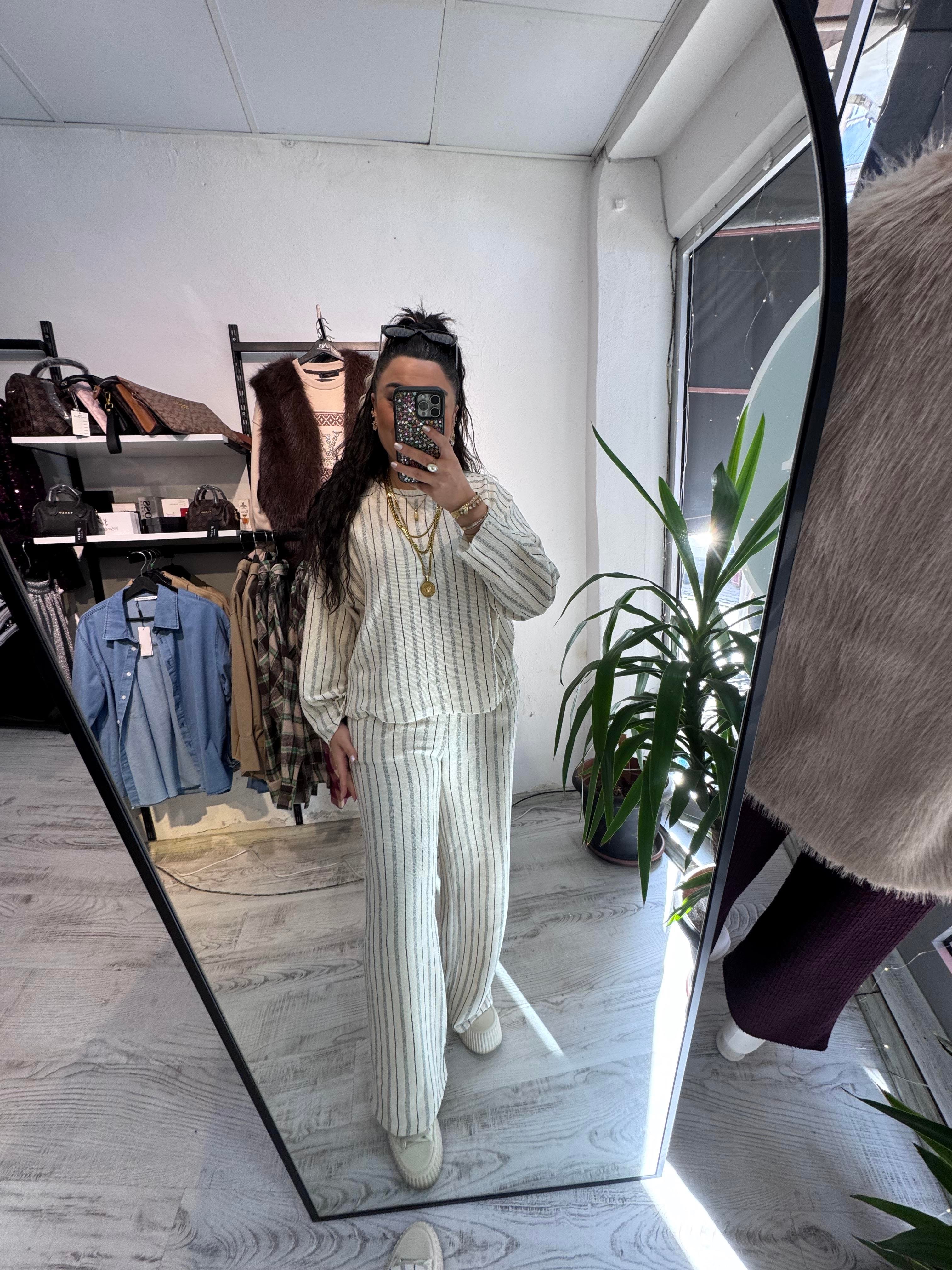 Premium Seri Çizgili Takım