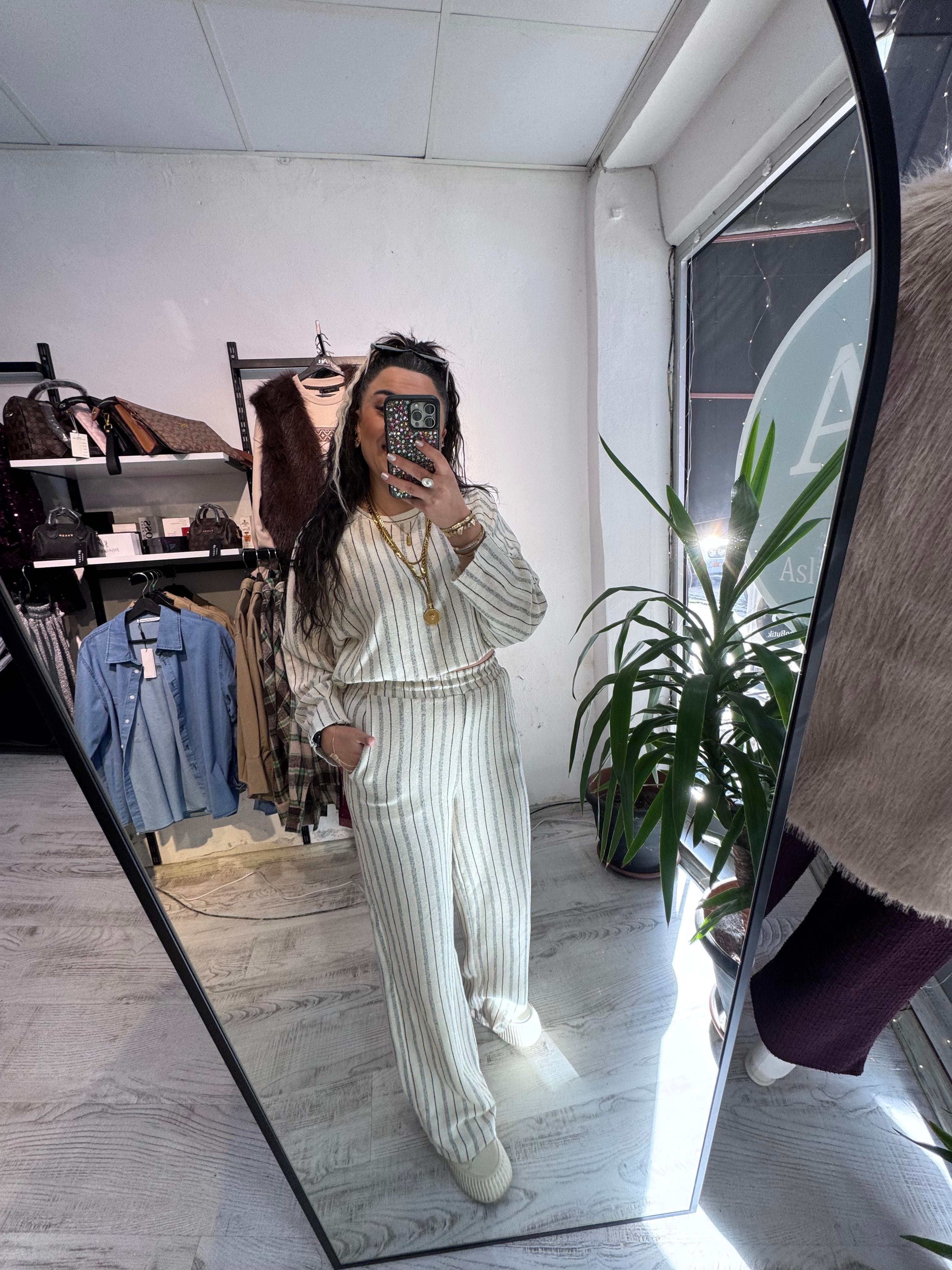 Premium Seri Çizgili Takım