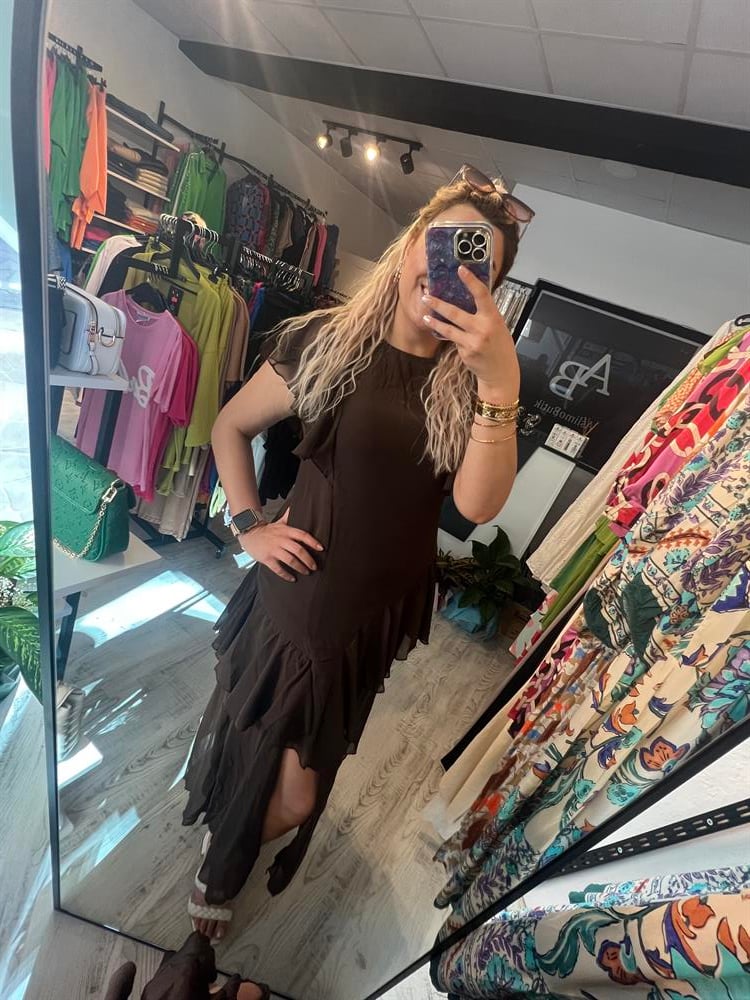 şifon kahverengi fırfırlı elbise