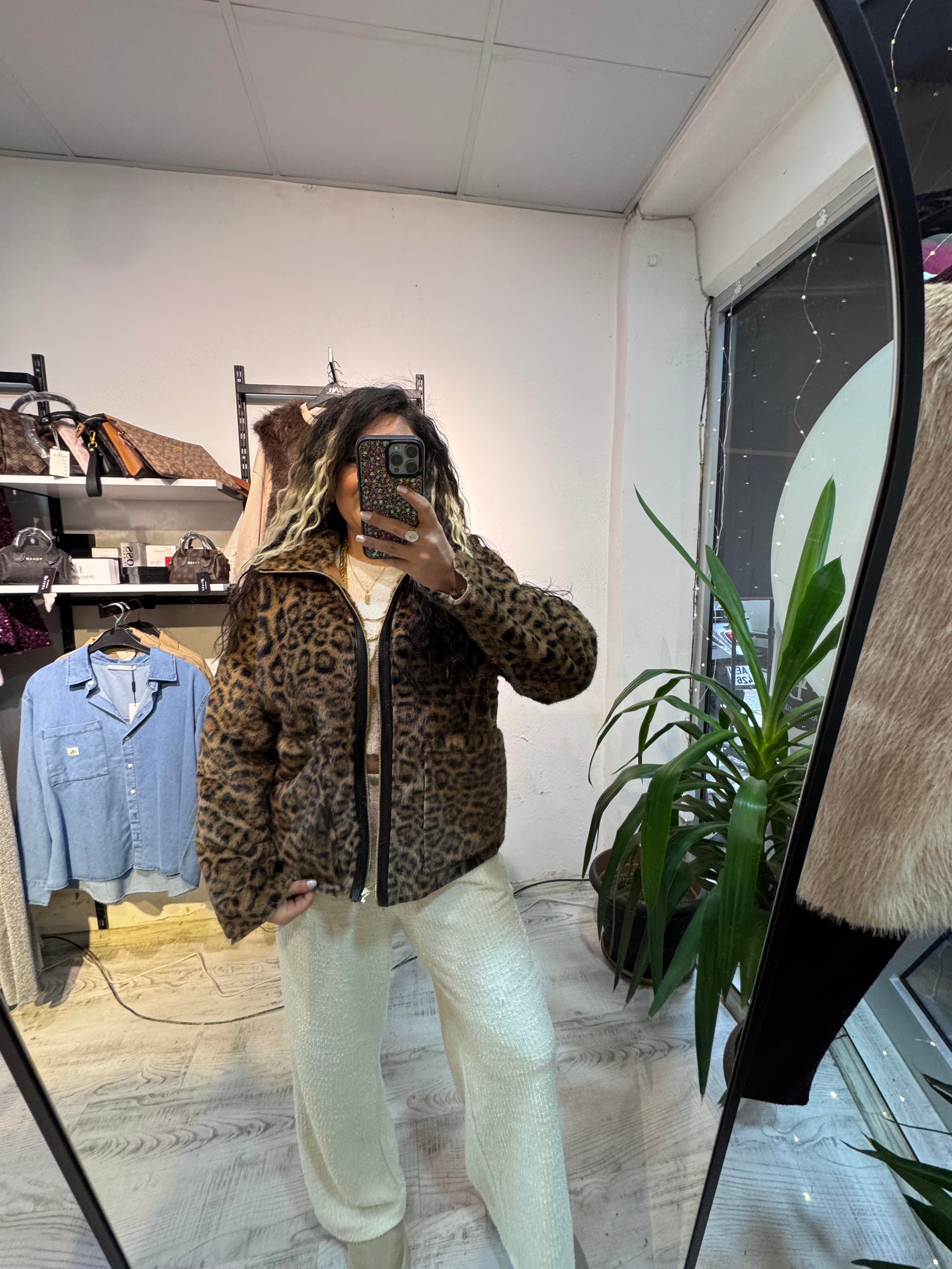 Taba Renk Leopar İpek Kürk