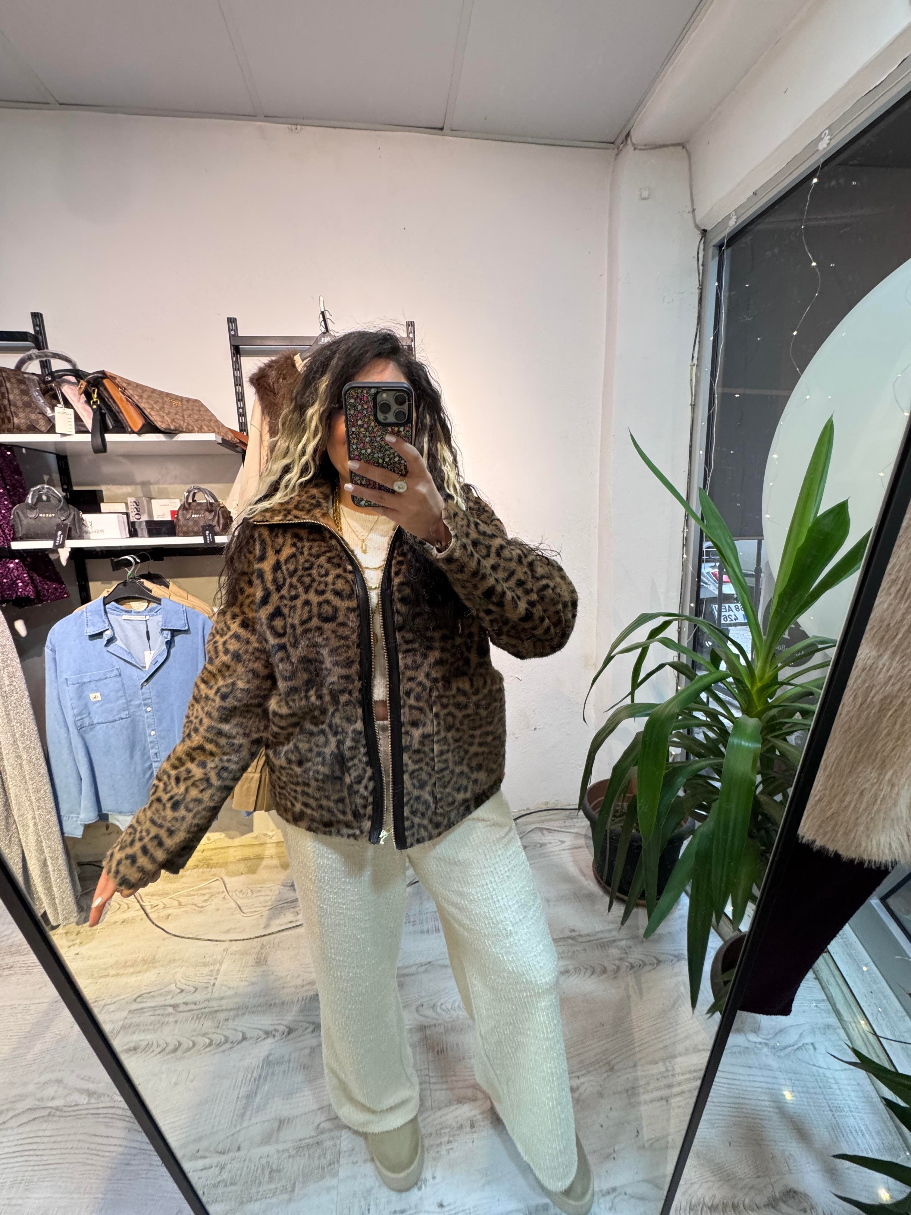 Taba Renk Leopar İpek Kürk