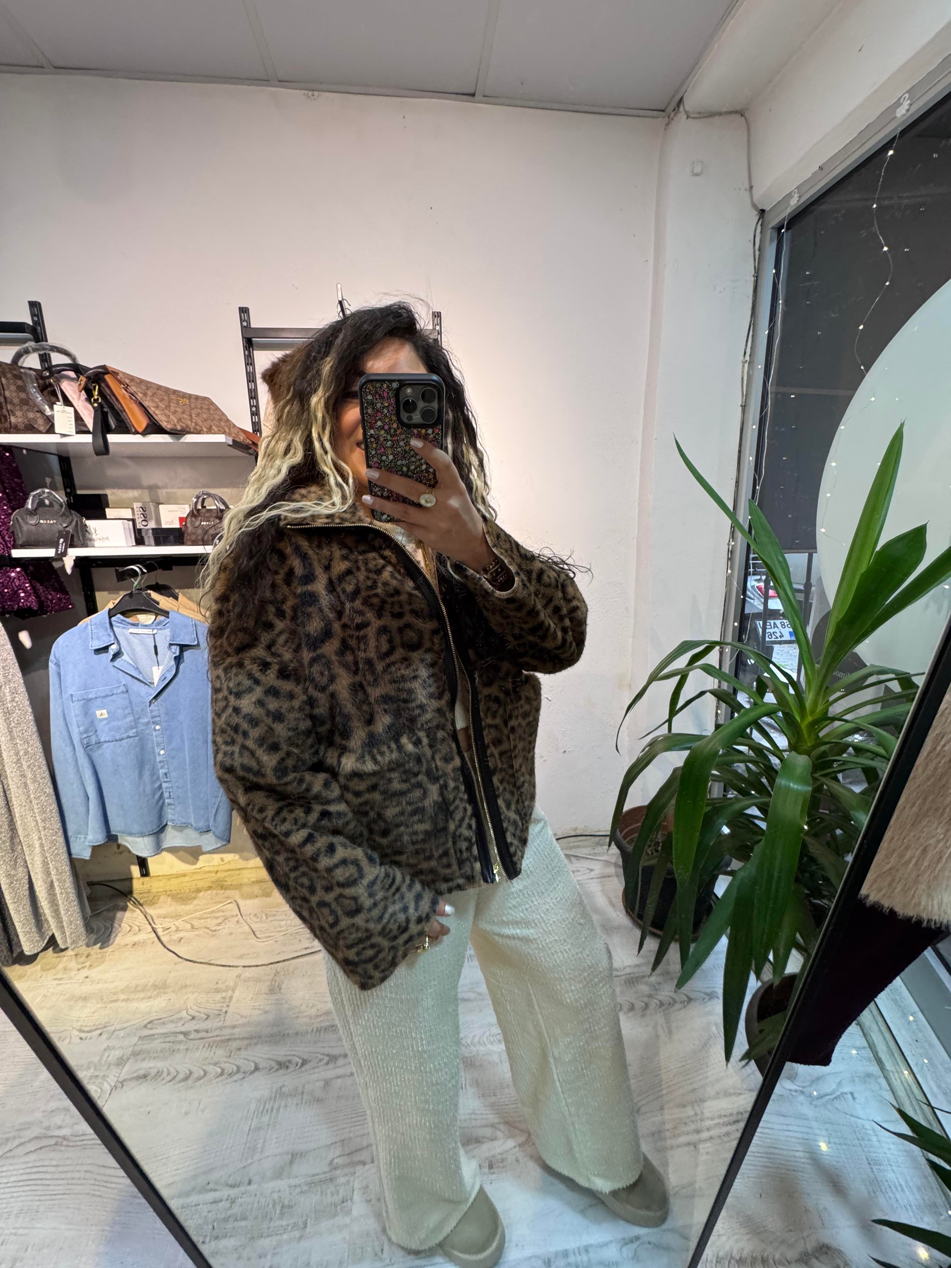 Taba Renk Leopar İpek Kürk