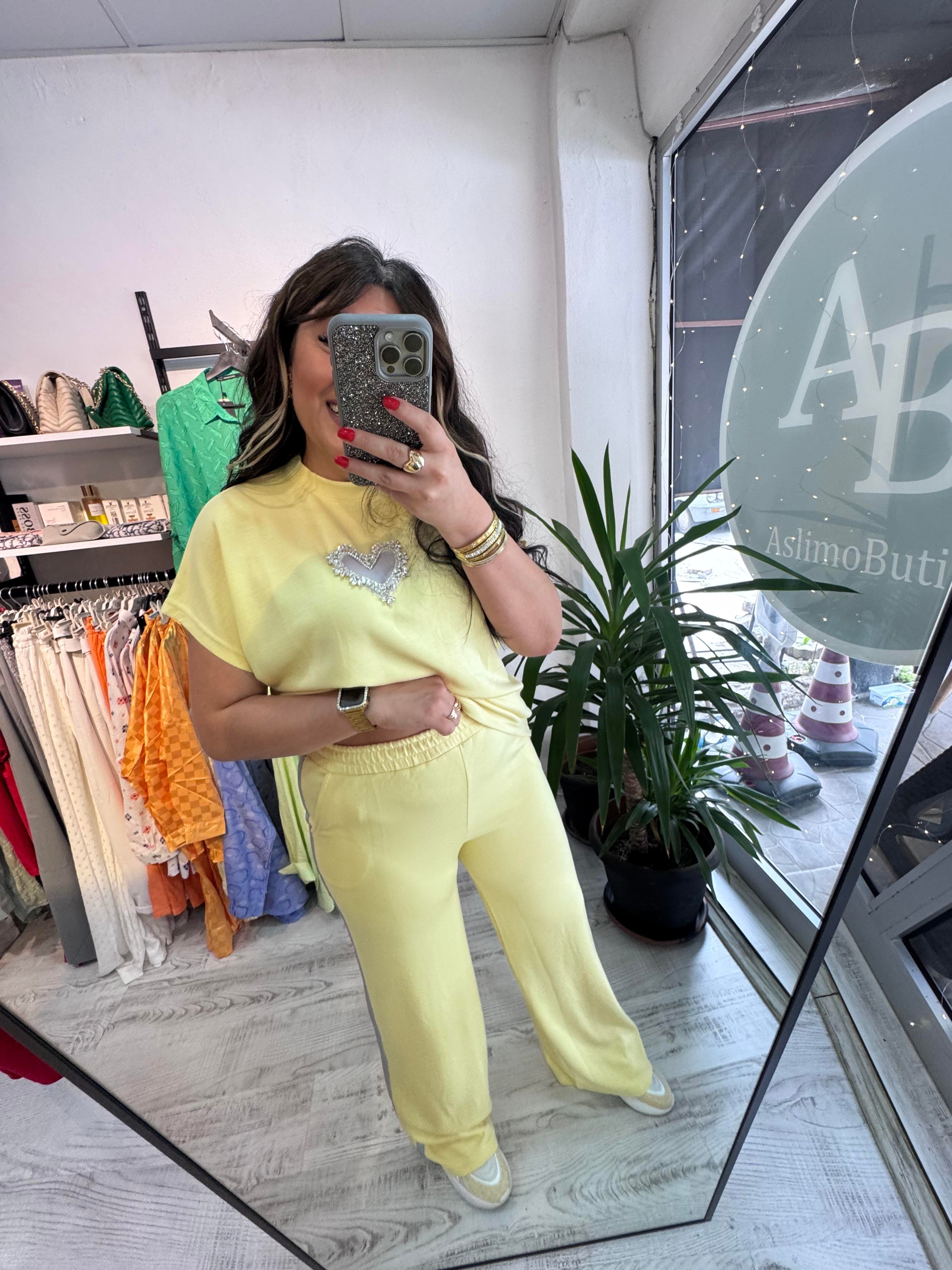 Taş Detaylı Premium Seri Modal Kumaş Sarı Takım