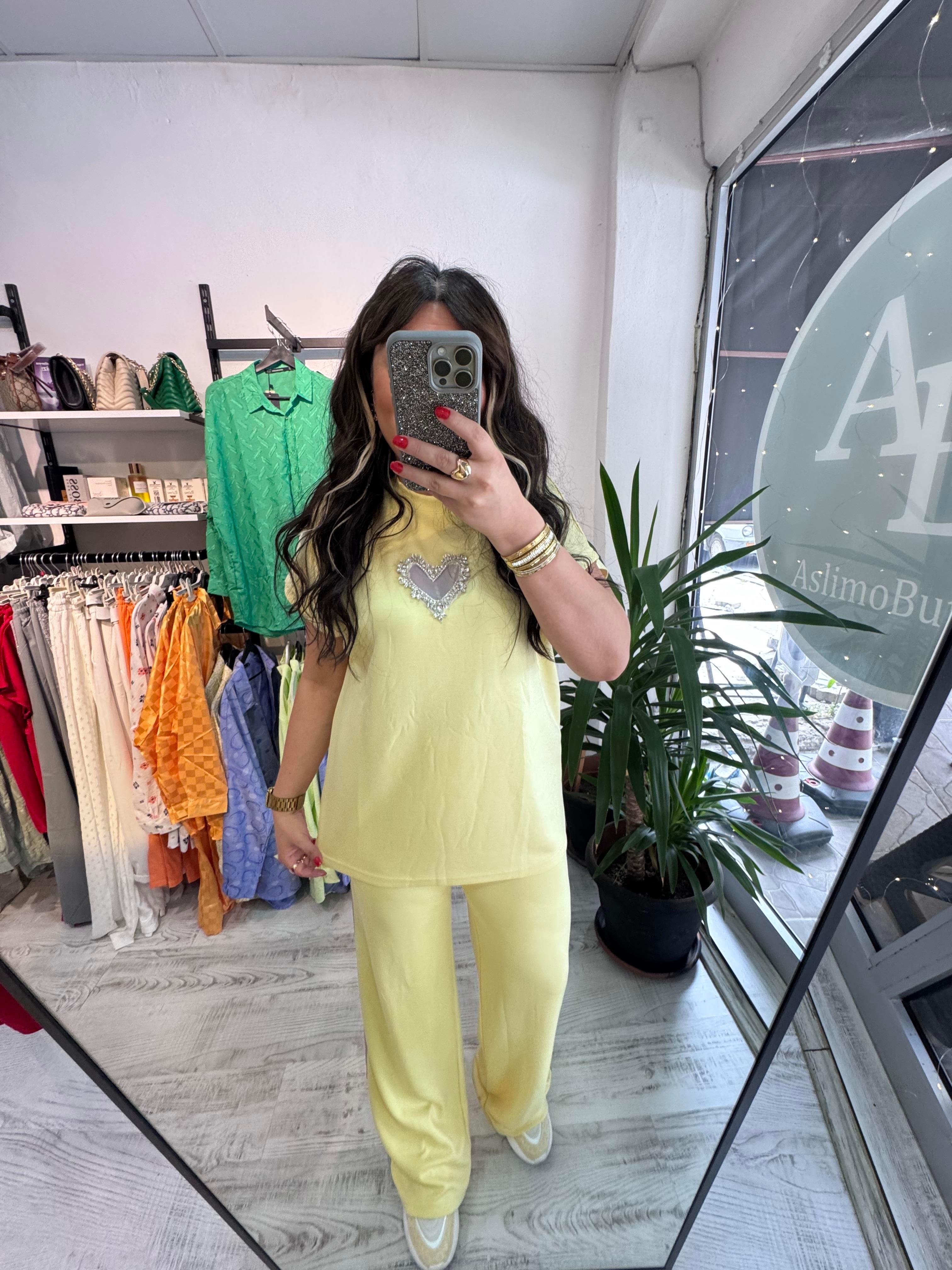 Taş Detaylı Premium Seri Modal Kumaş Sarı Takım