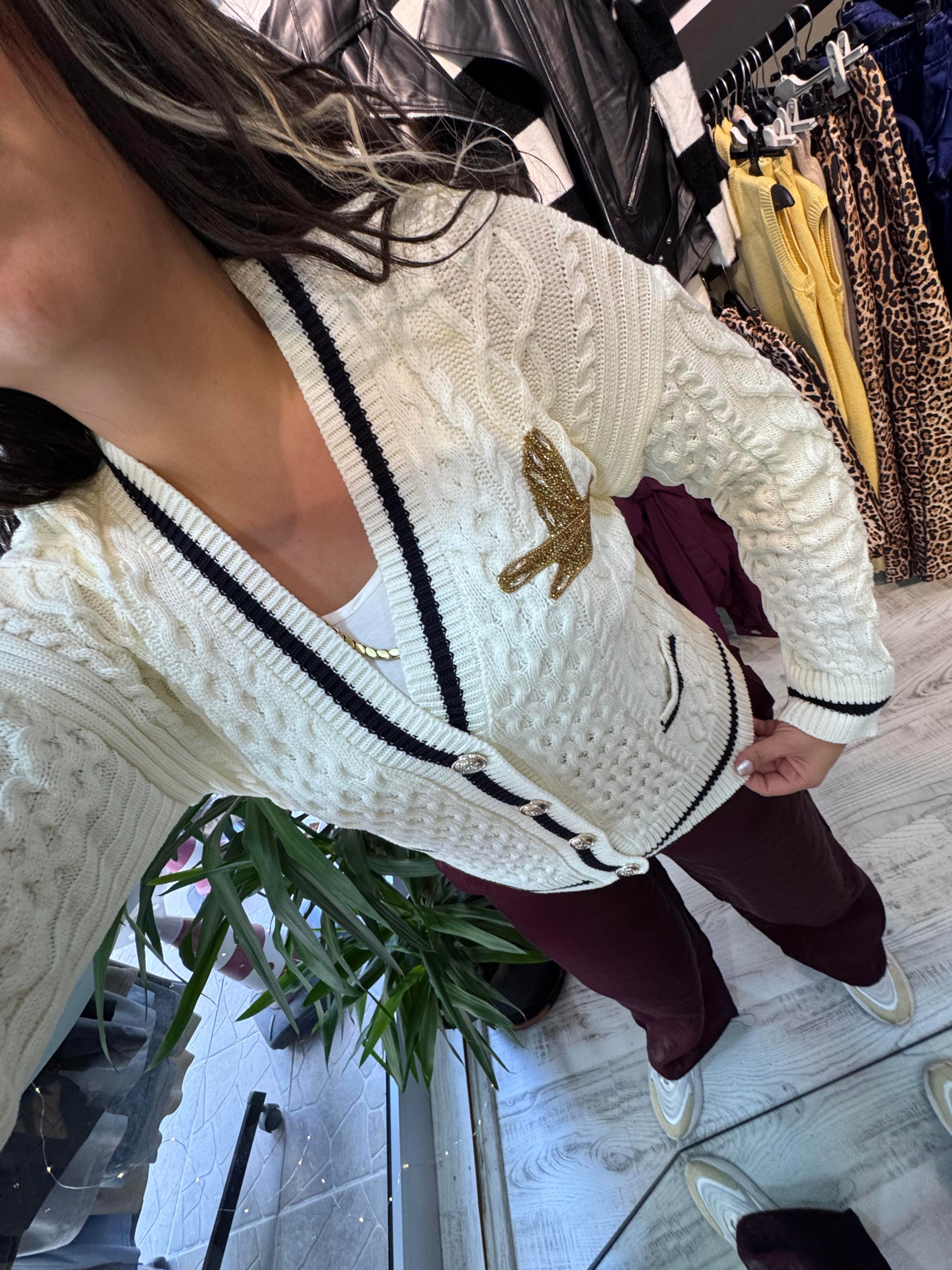 Taş İşlemeli Gold Düğme Detaylı Hırka