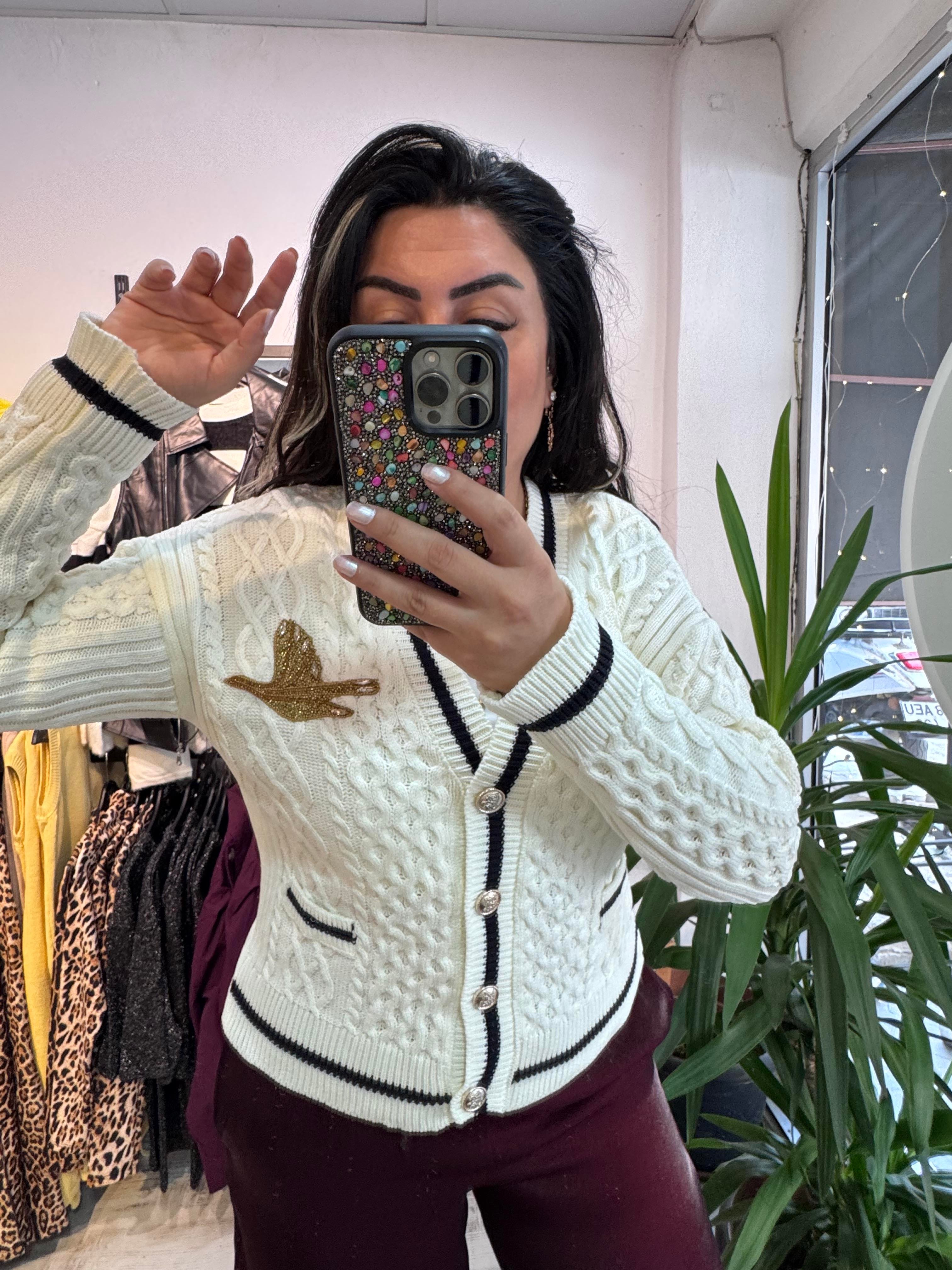 Taş İşlemeli Gold Düğme Detaylı Hırka