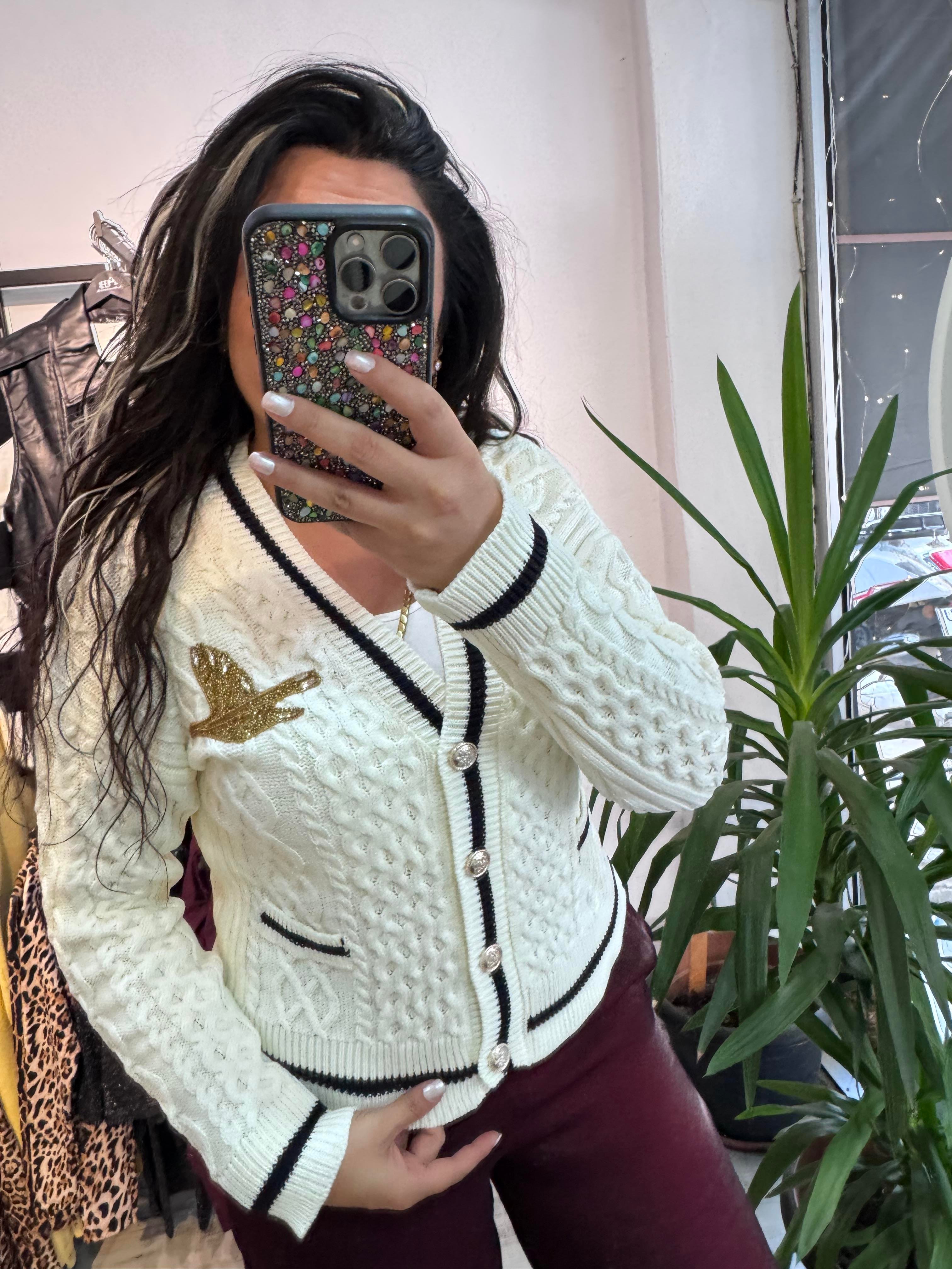 Taş İşlemeli Gold Düğme Detaylı Hırka