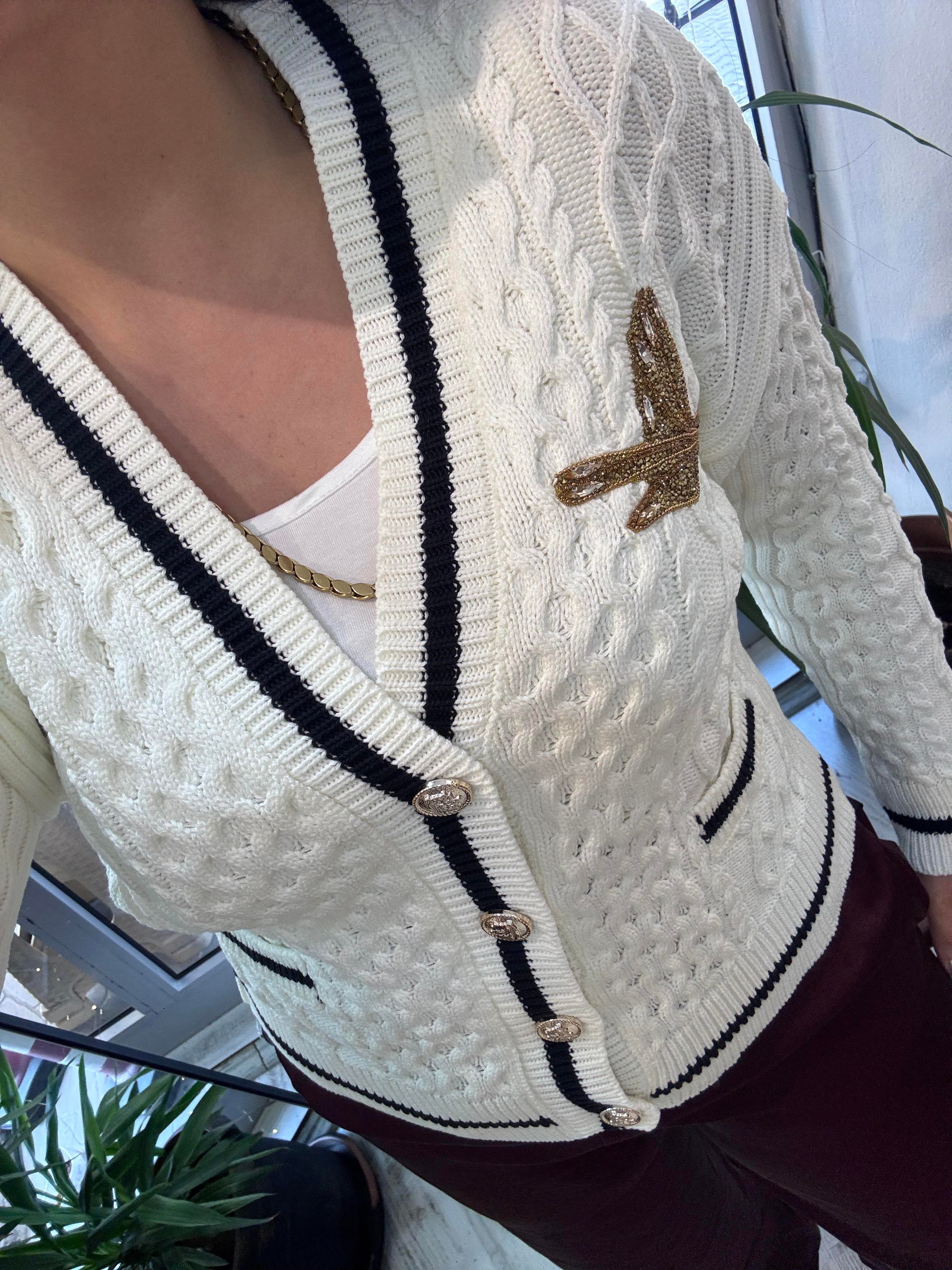 Taş İşlemeli Gold Düğme Detaylı Hırka