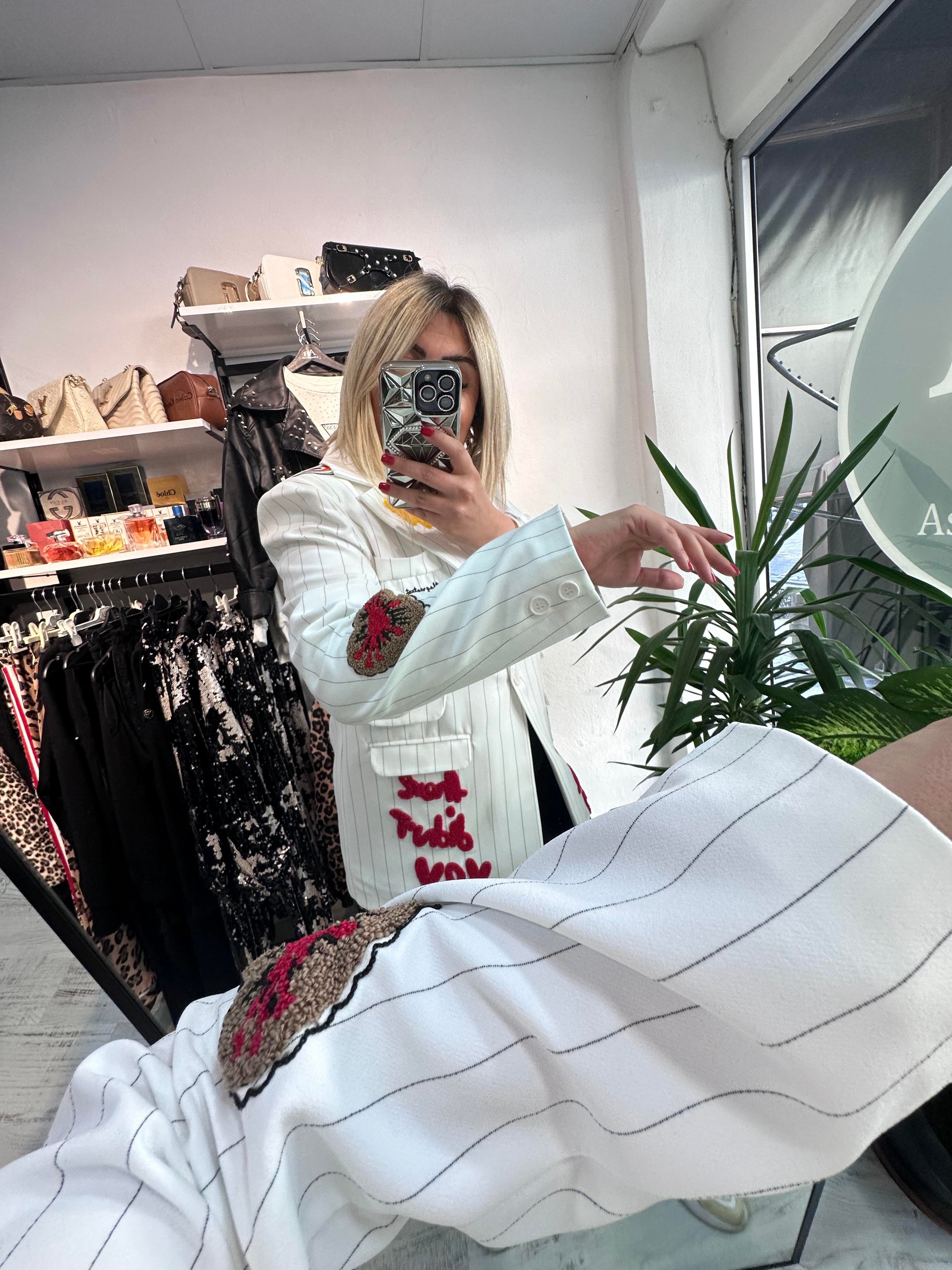 Tasarım Model Beyaz Ceket