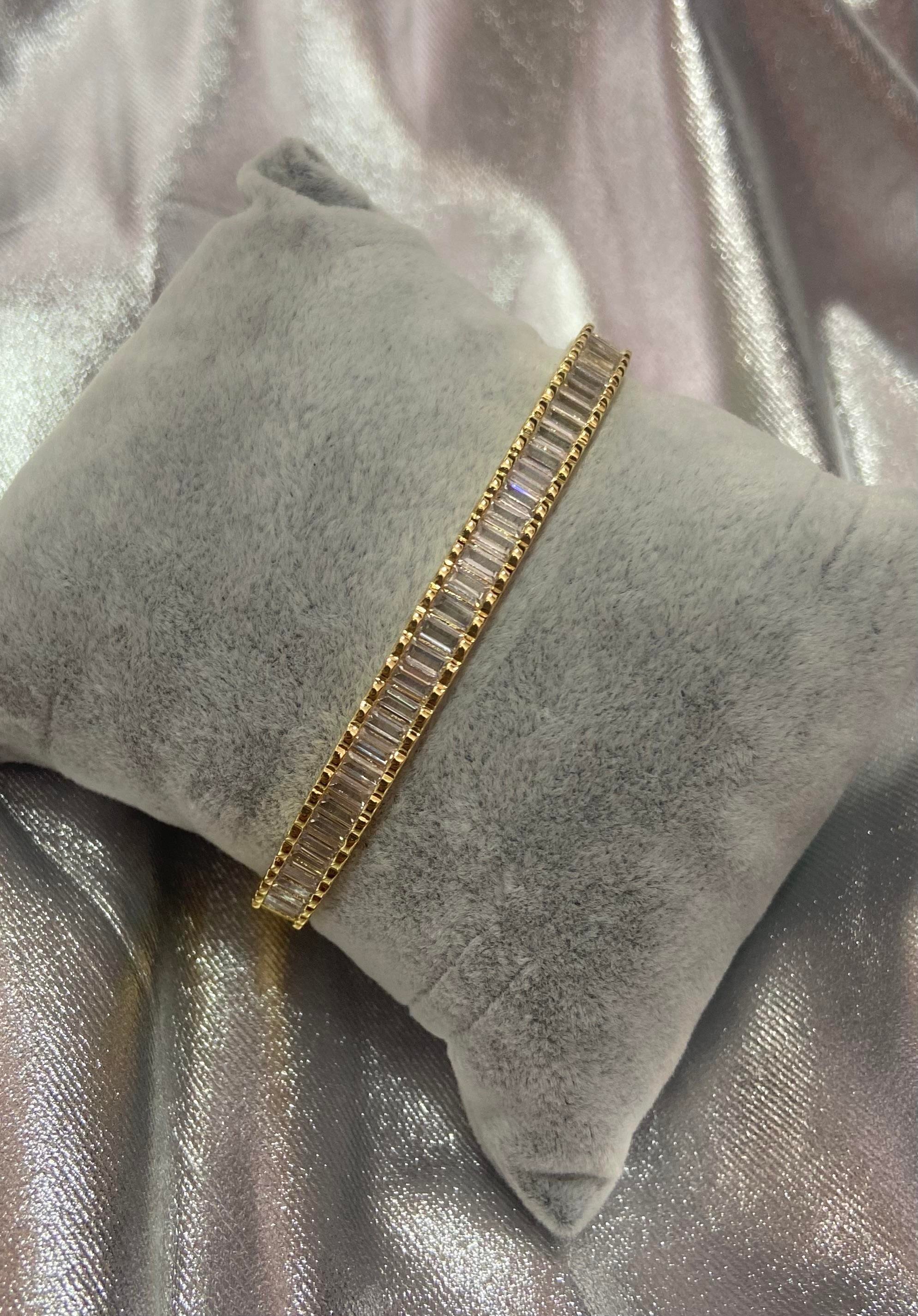 Taşlı Gold Çelik Kelepçe