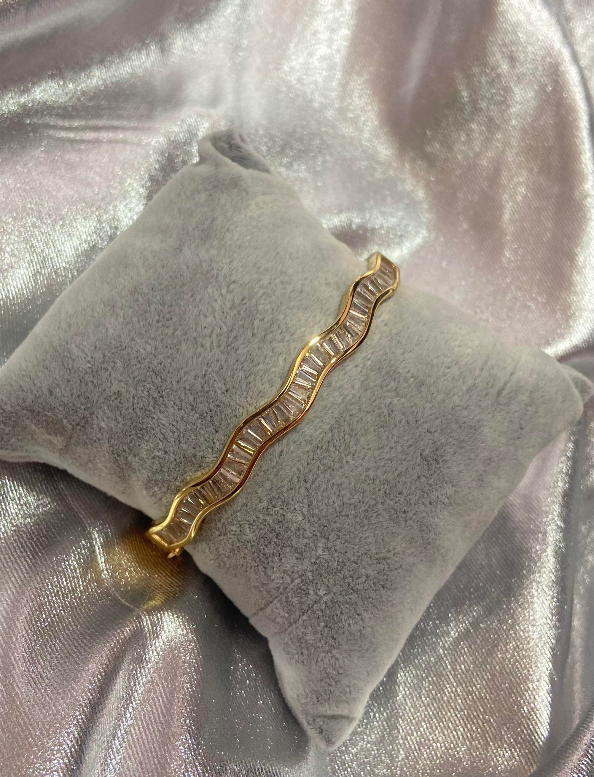 Taşlı Gold Kelepçe Çelik