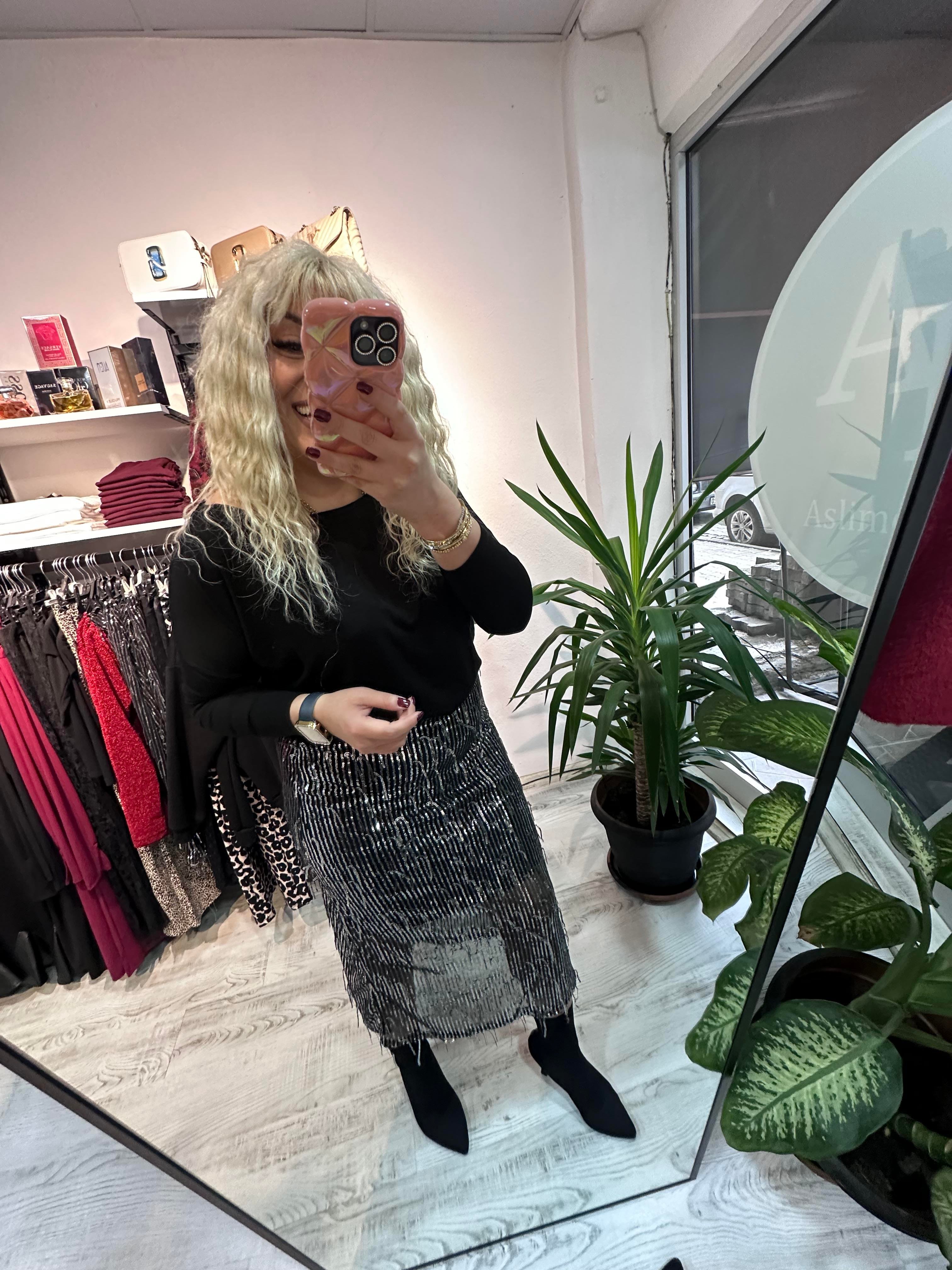 Tüy Pullu Payet Etek 