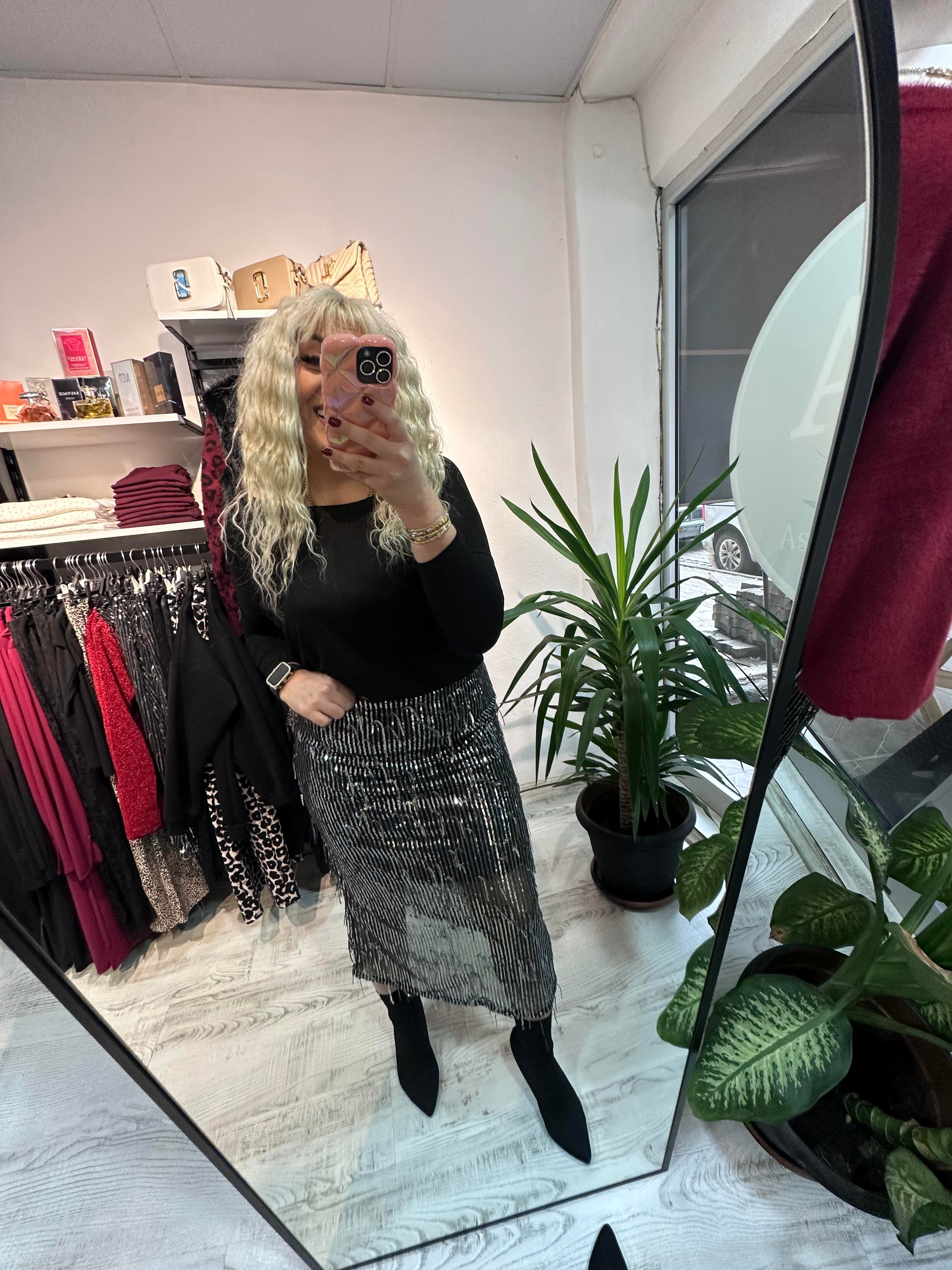 Tüy Pullu Payet Etek 