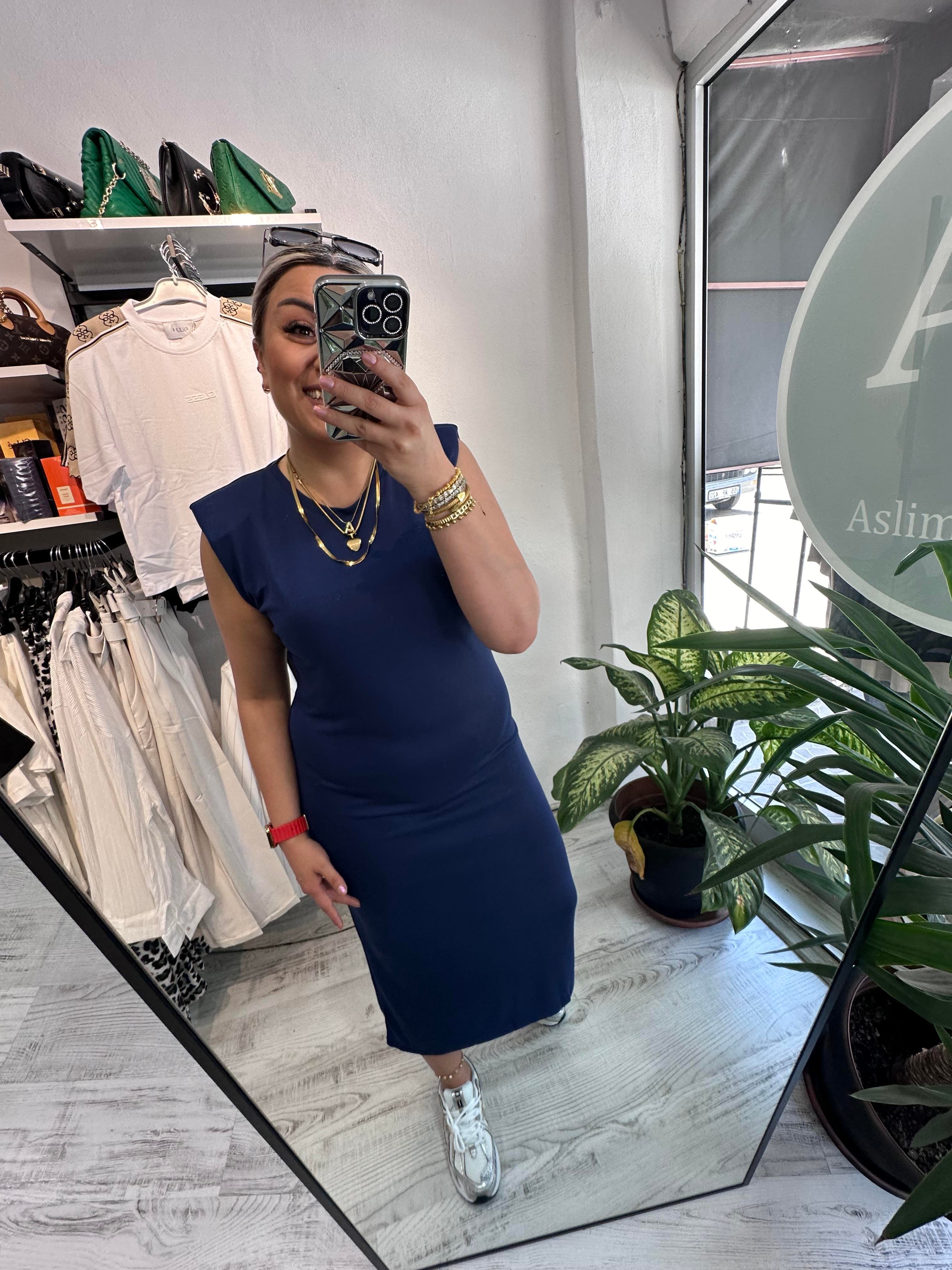 Vatkalı Mavi Elbise