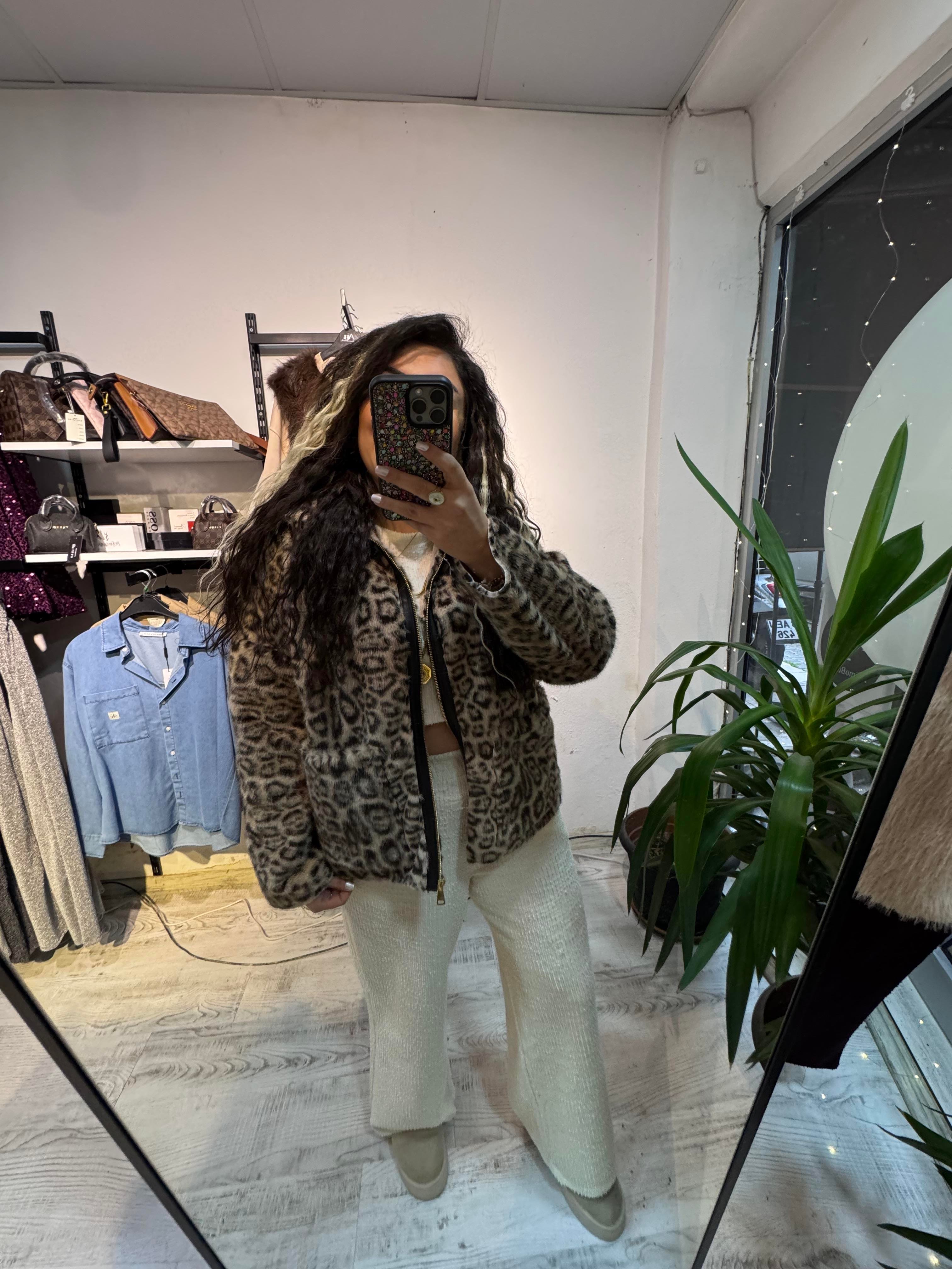 Vizon Renk Leopar İpek Kürk