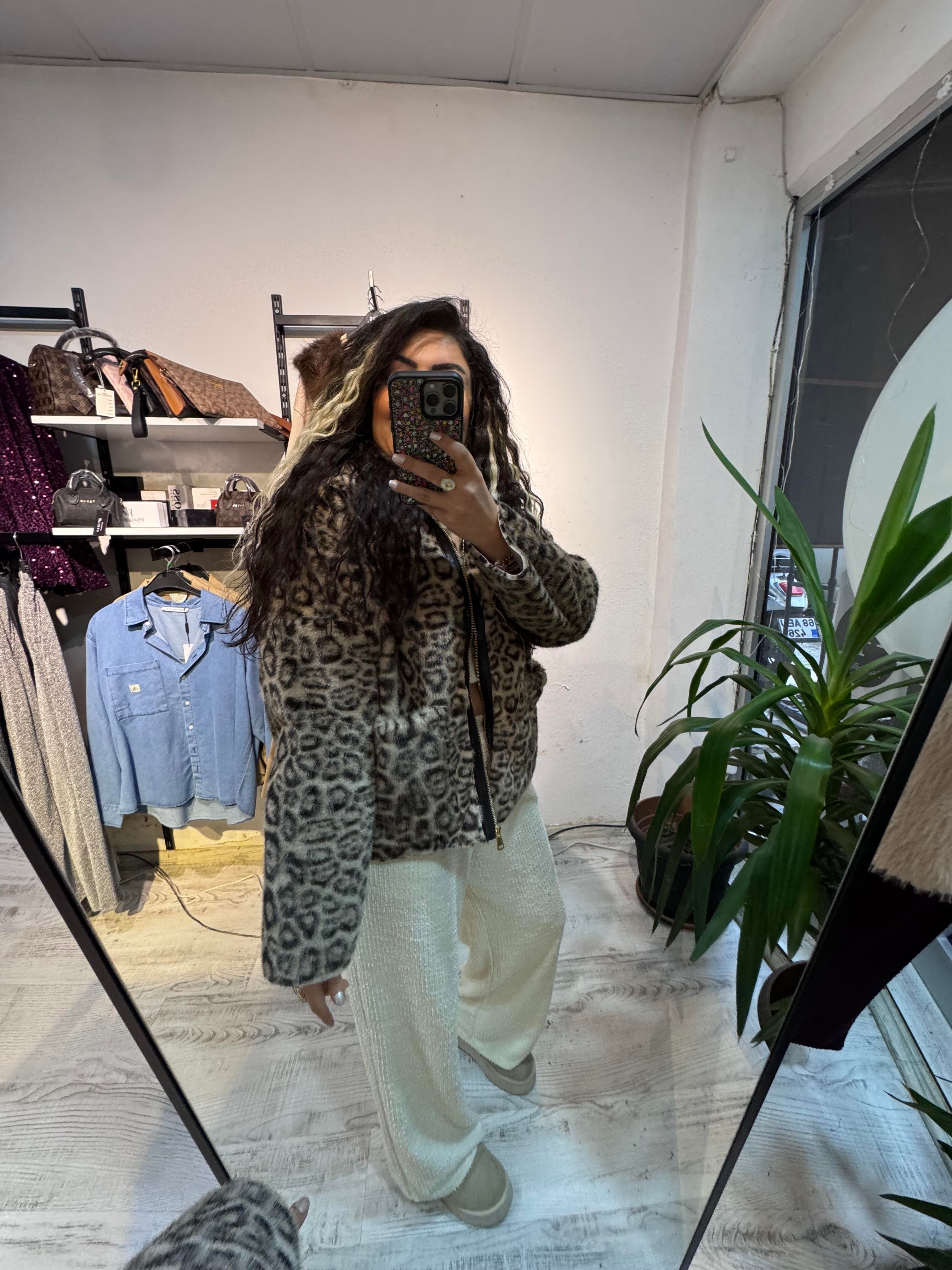 Vizon Renk Leopar İpek Kürk