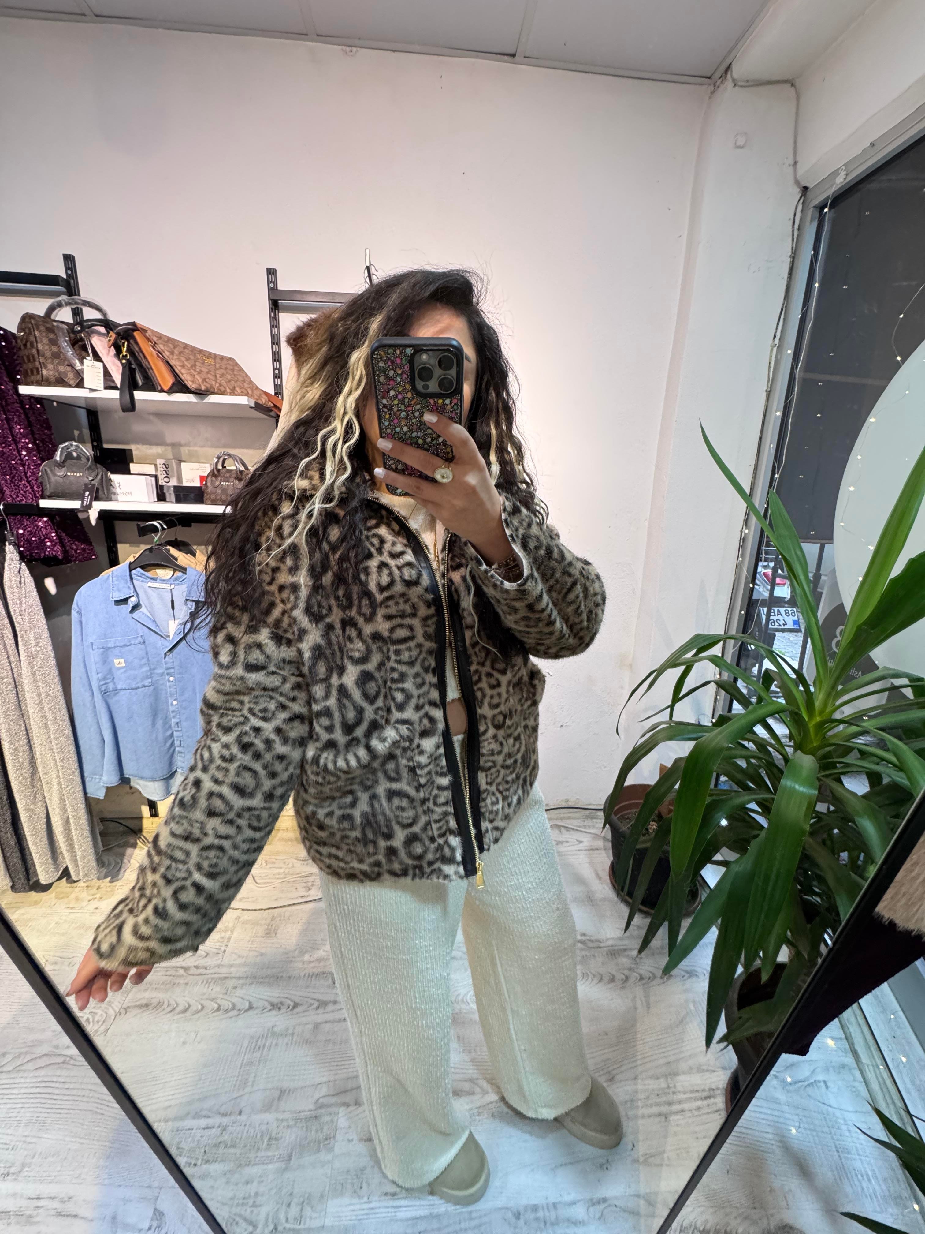 Vizon Renk Leopar İpek Kürk