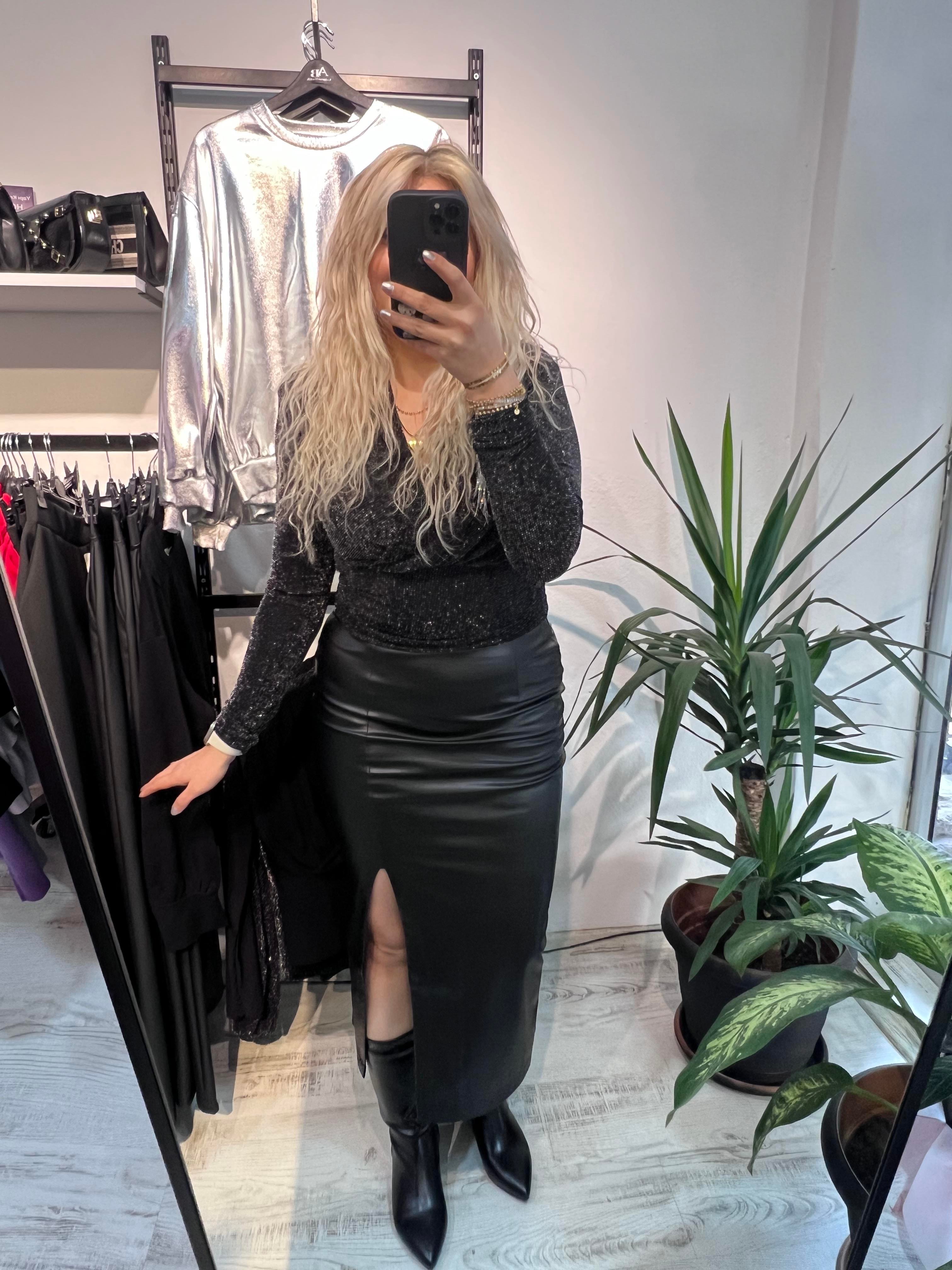 Yırtmaçlı Deri Siyah Etek