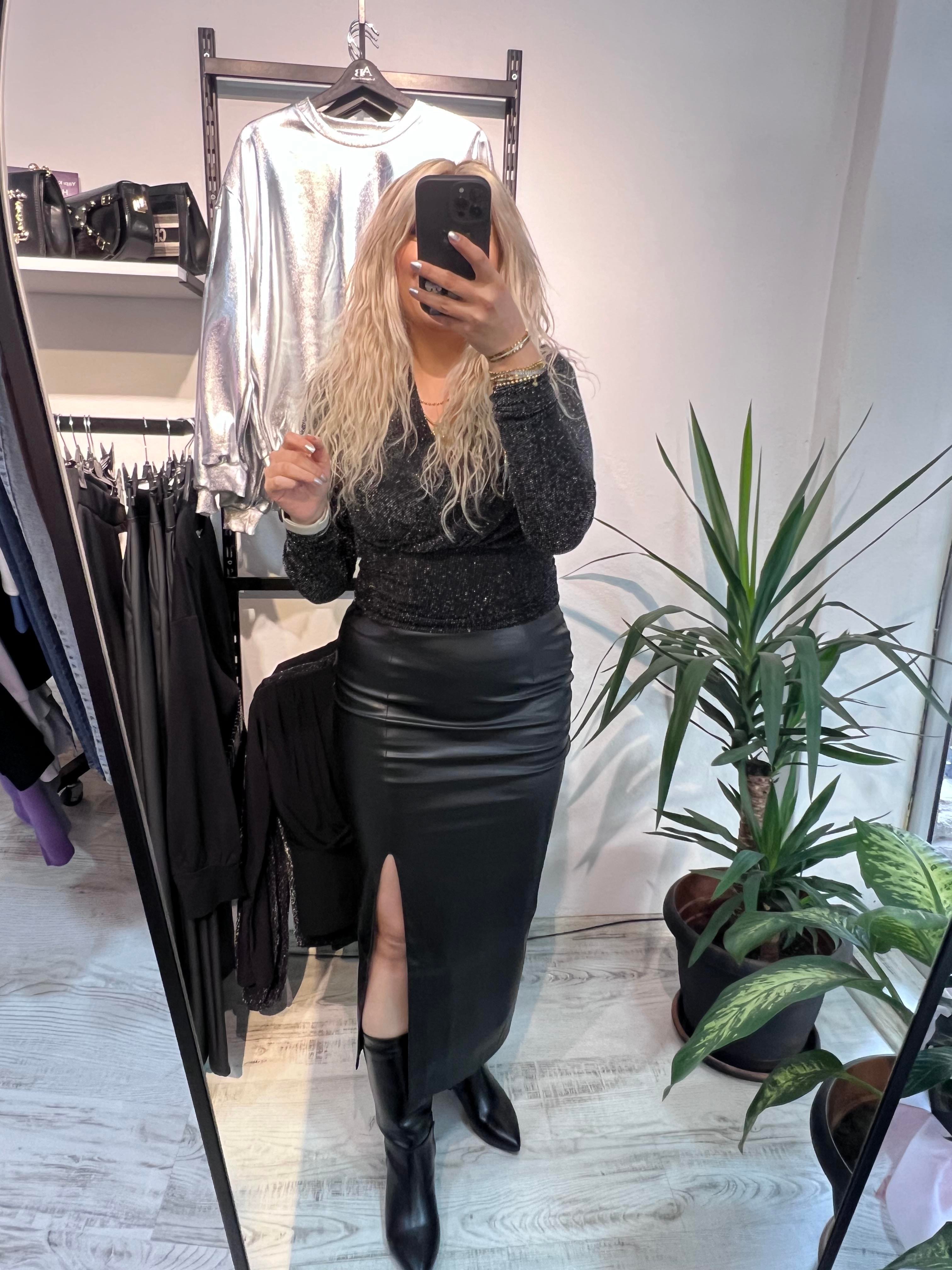 Yırtmaçlı Deri Siyah Etek