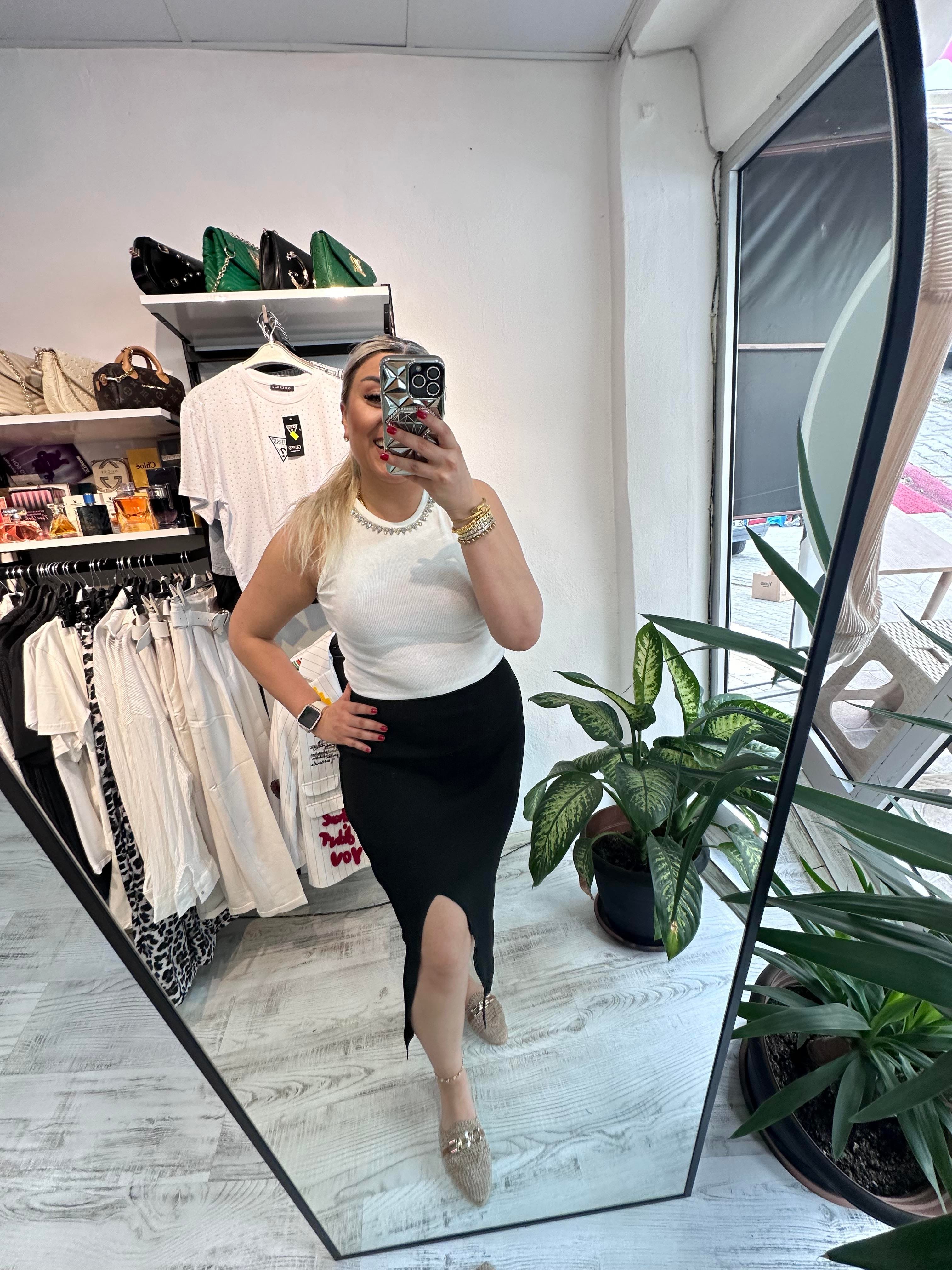 Yırtmaçlı Siyah Merserize Etek