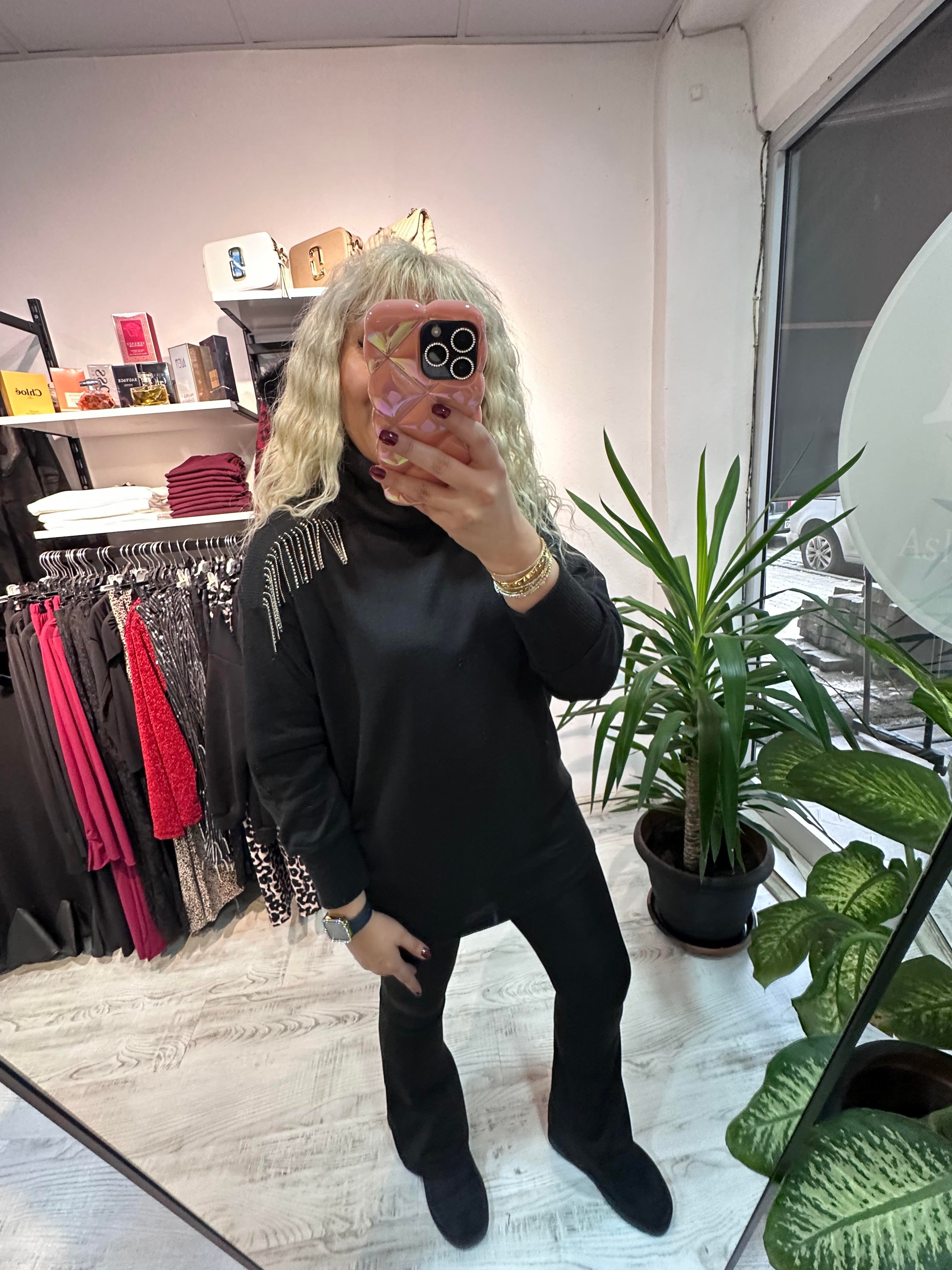 Zincir Detaylı Siyah Balıkçı Yaka Kazak