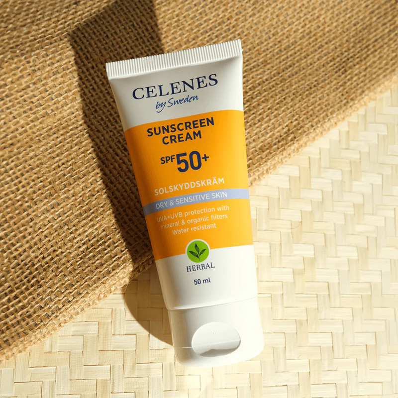 Celenes By Sweden Herbal Kuru ve Hassas Ciltler İçin Güneş Kremi SPF50+ 50 ml