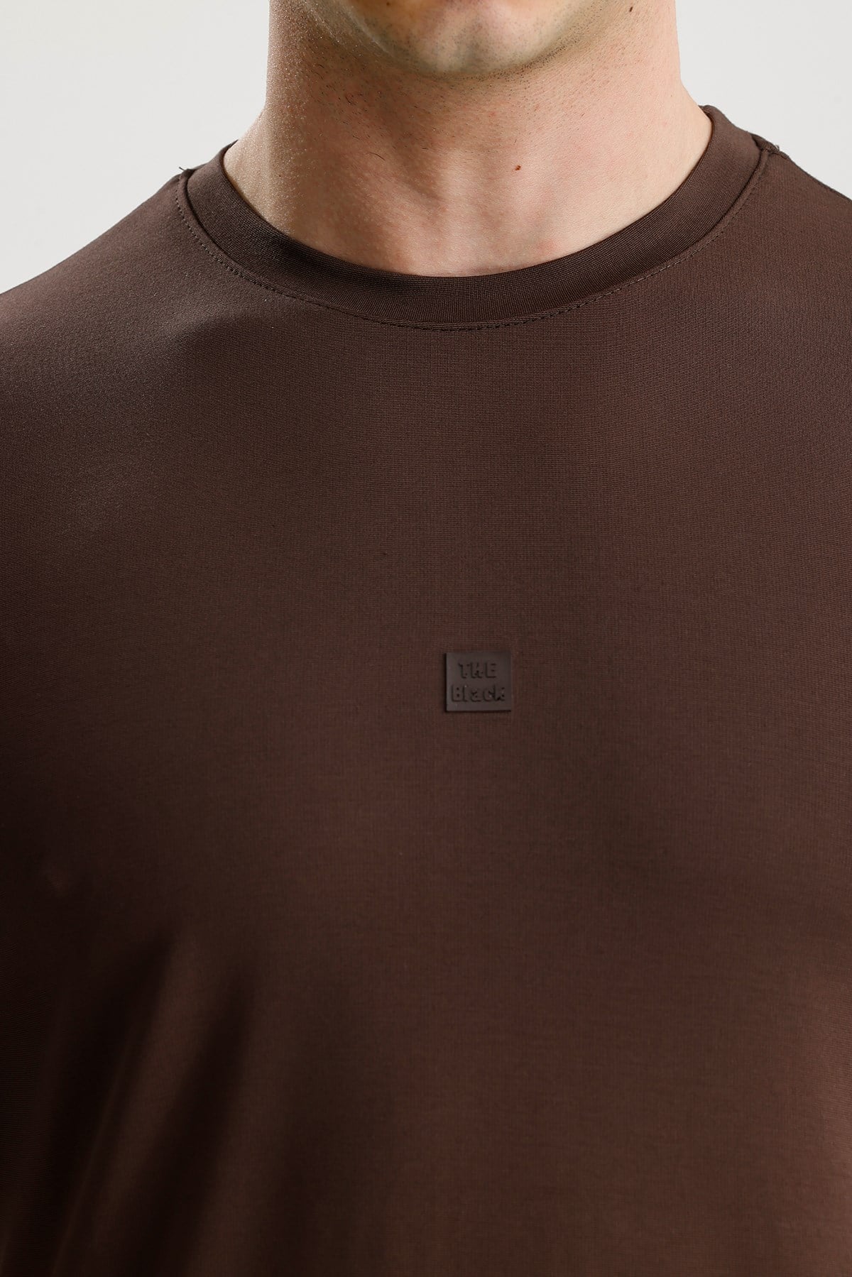 FİGO Erkek Bisiklet Yaka Minimal Logo Detaylı Basic Tişört