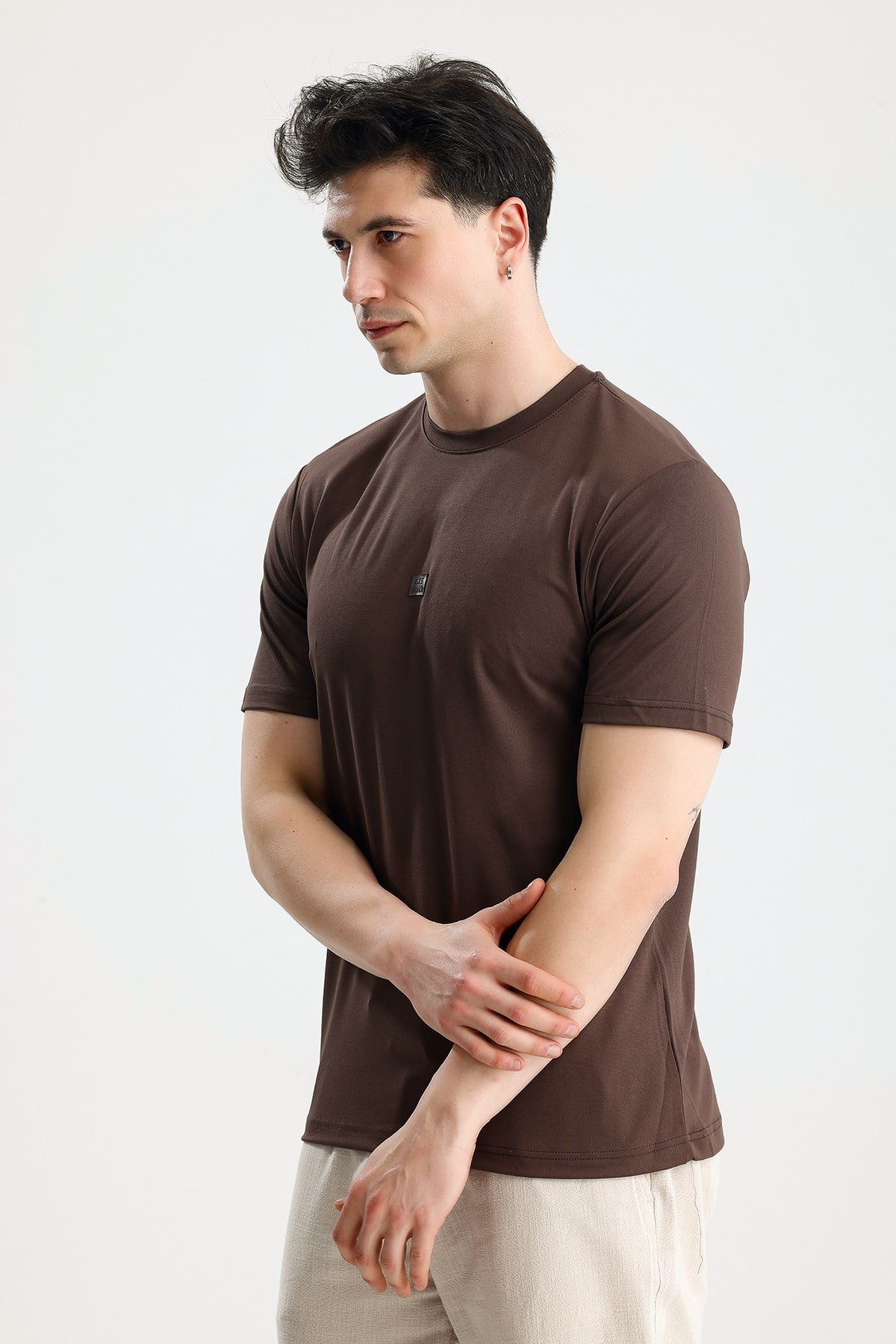 FİGO Erkek Bisiklet Yaka Minimal Logo Detaylı Basic Tişört