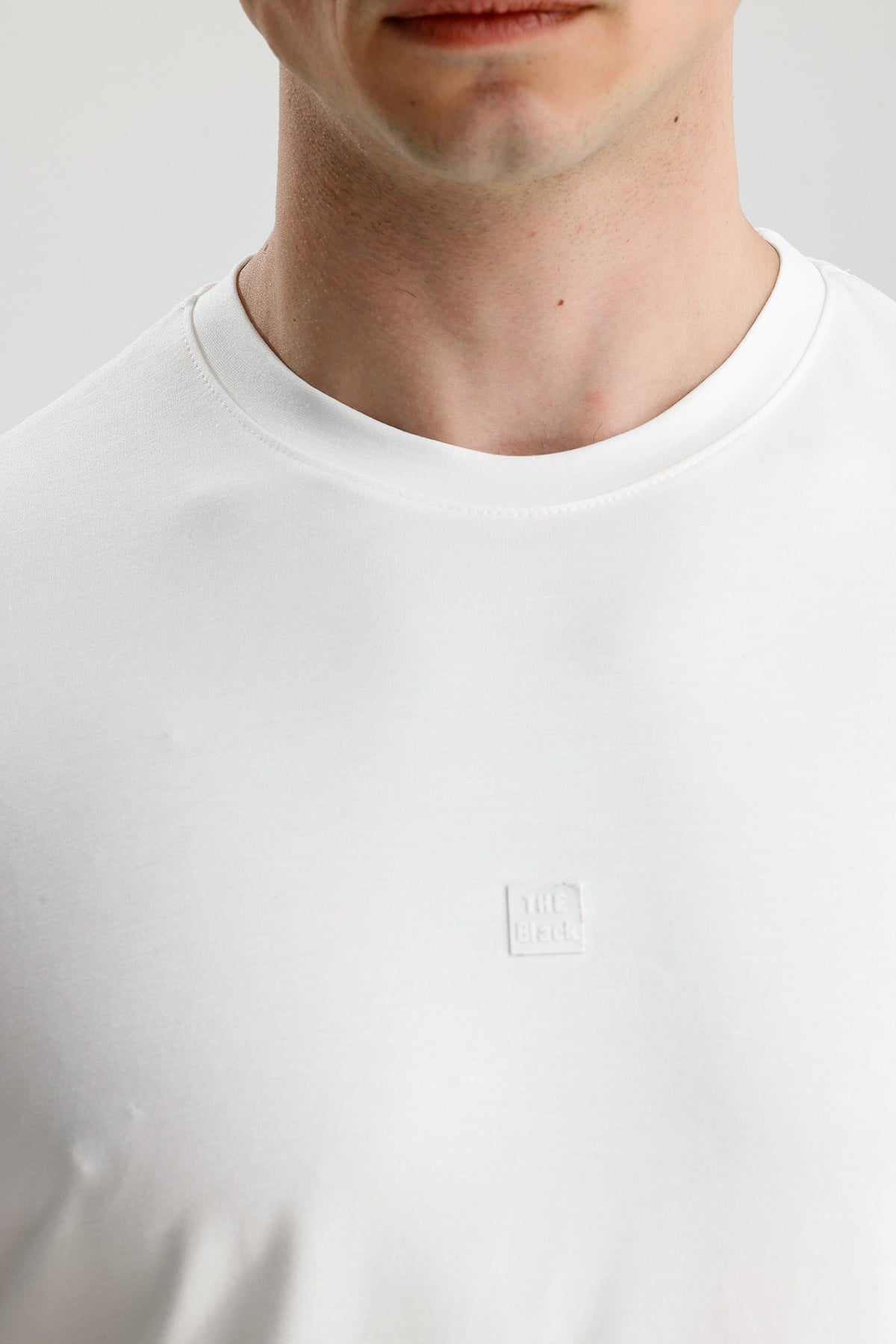 FİGO Erkek Bisiklet Yaka Minimal Logo Detaylı Basic Tişört