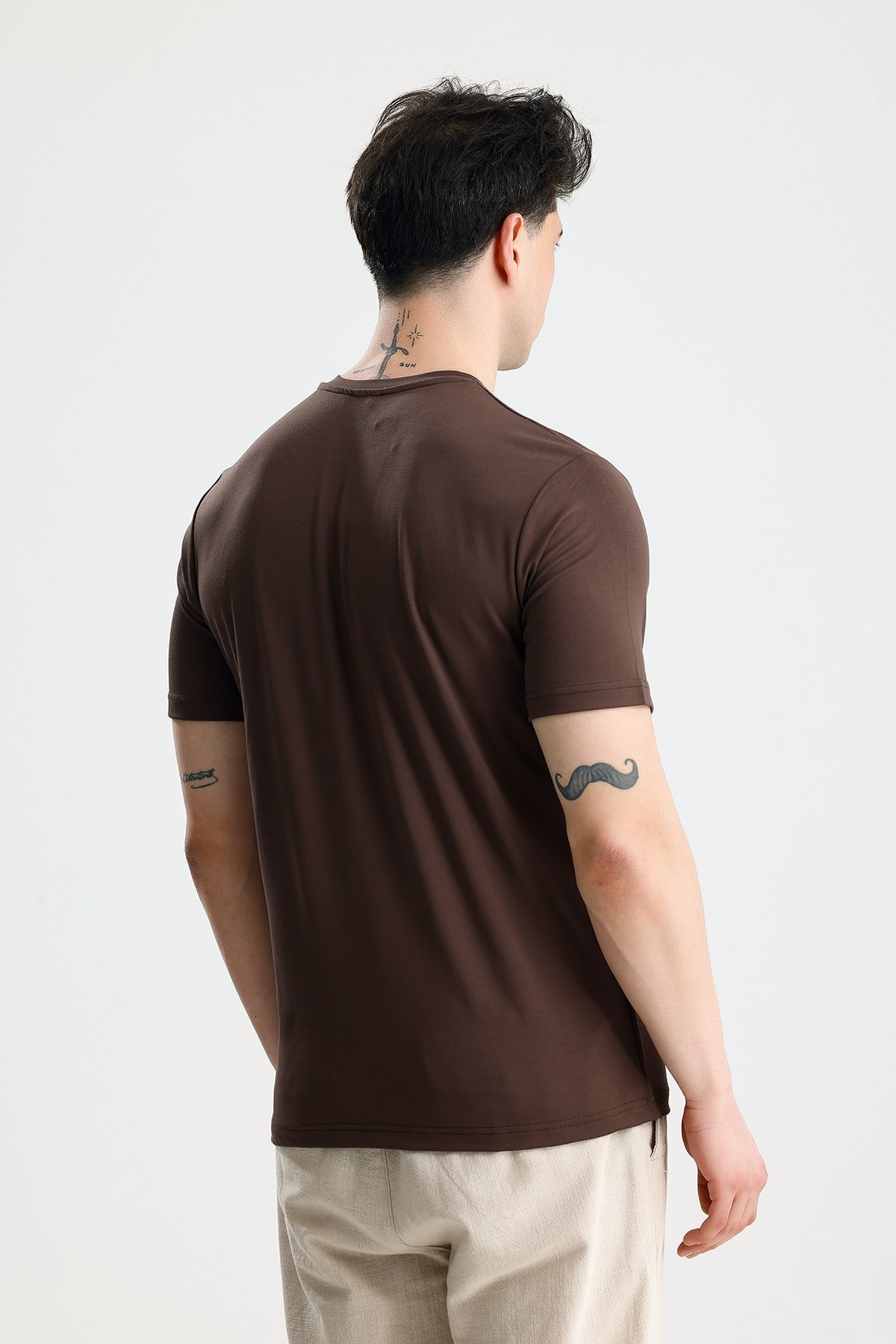 FİGO Erkek Bisiklet Yaka Minimal Logo Detaylı Basic Tişört