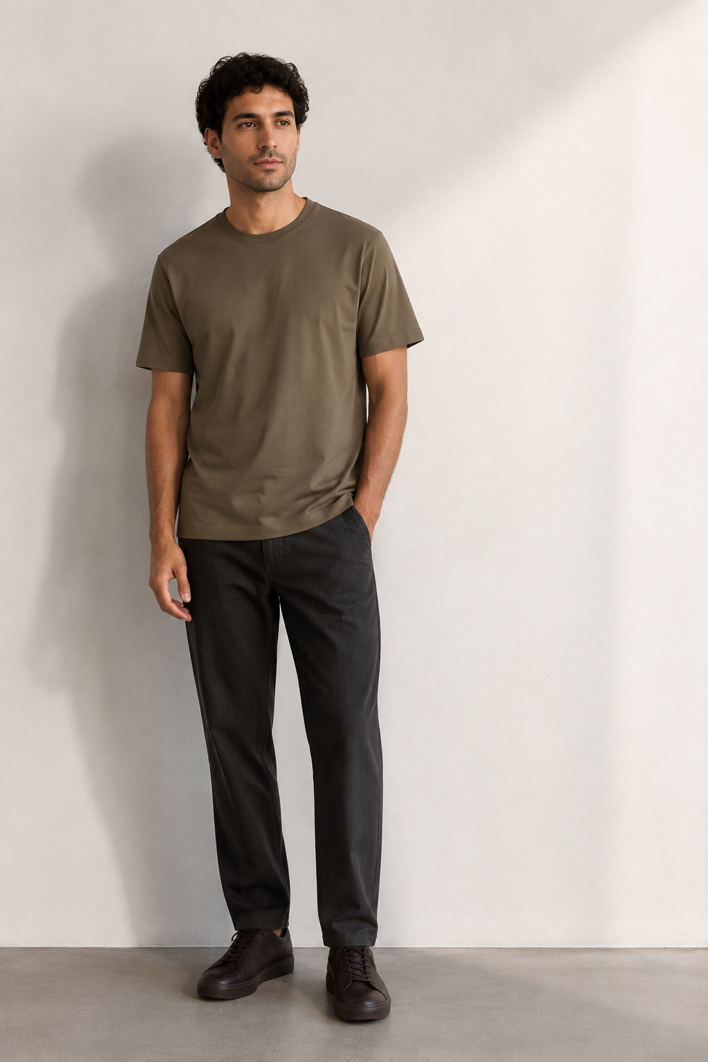 FİGO Erkek Regular Fit Bisiklet Yaka Yan Yırtmaçlı Basic T-Shırt