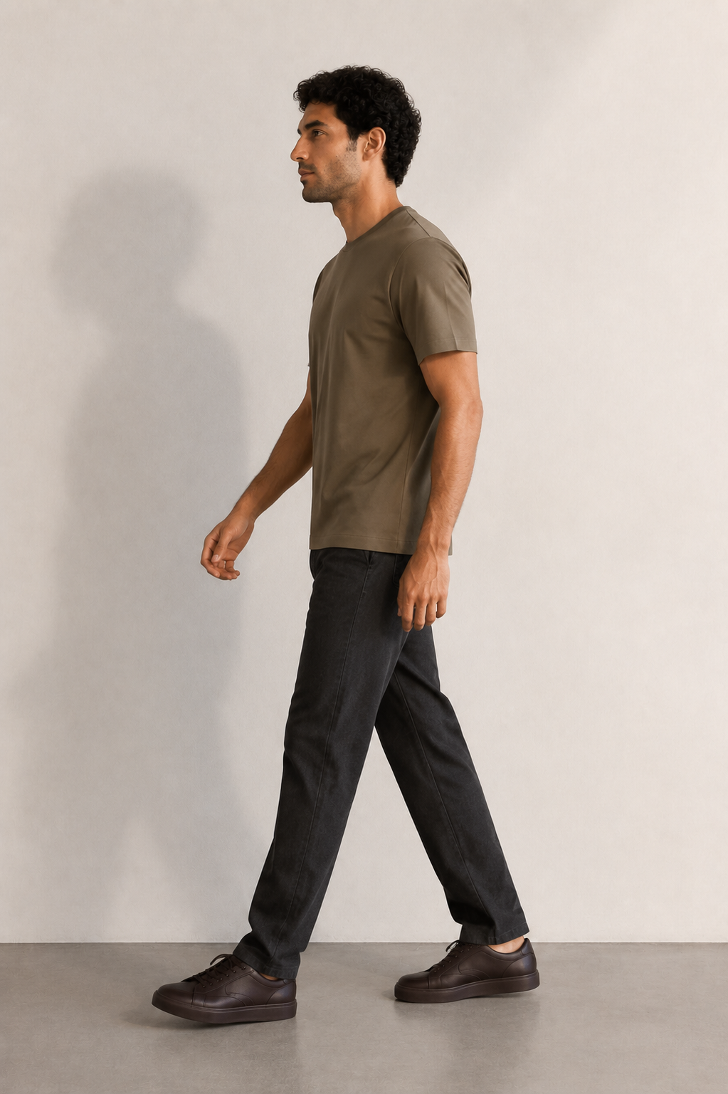 FİGO Erkek Regular Fit Bisiklet Yaka Yan Yırtmaçlı Basic T-Shırt