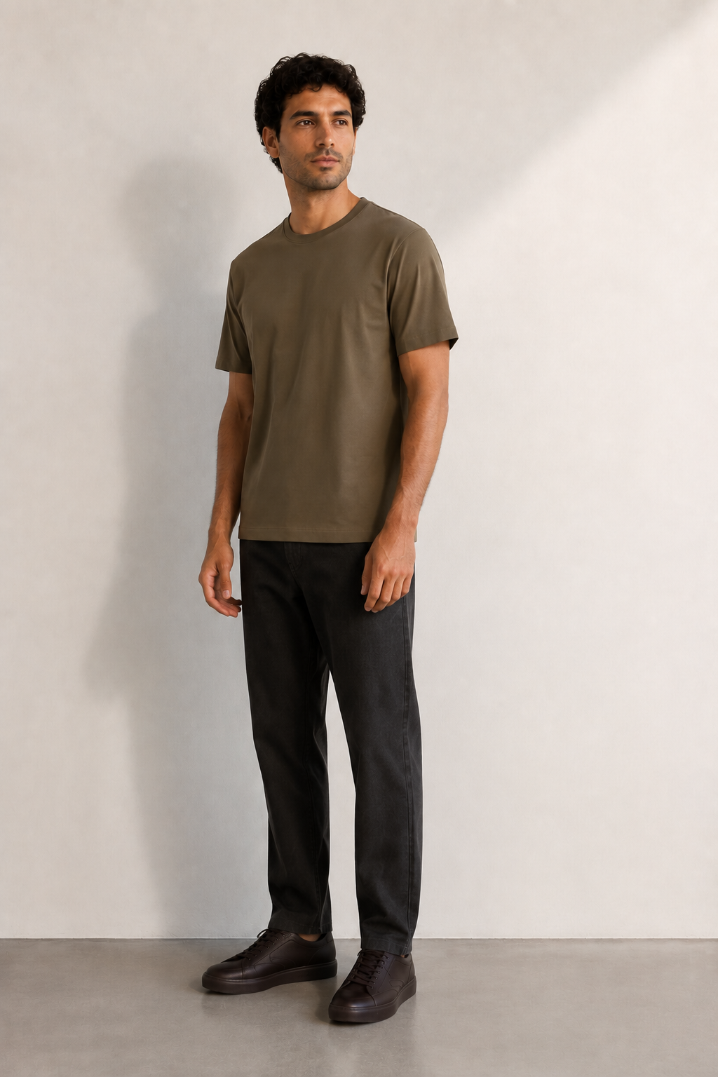 FİGO Erkek Regular Fit Bisiklet Yaka Yan Yırtmaçlı Basic T-Shırt