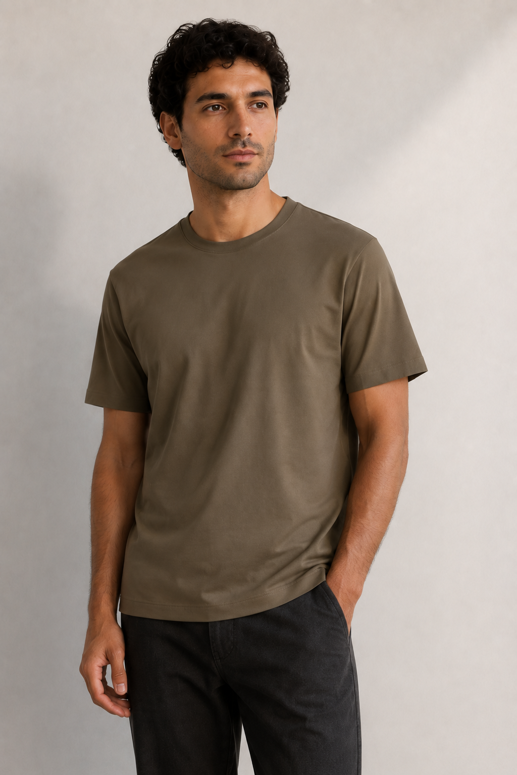 FİGO Erkek Regular Fit Bisiklet Yaka Yan Yırtmaçlı Basic T-Shırt