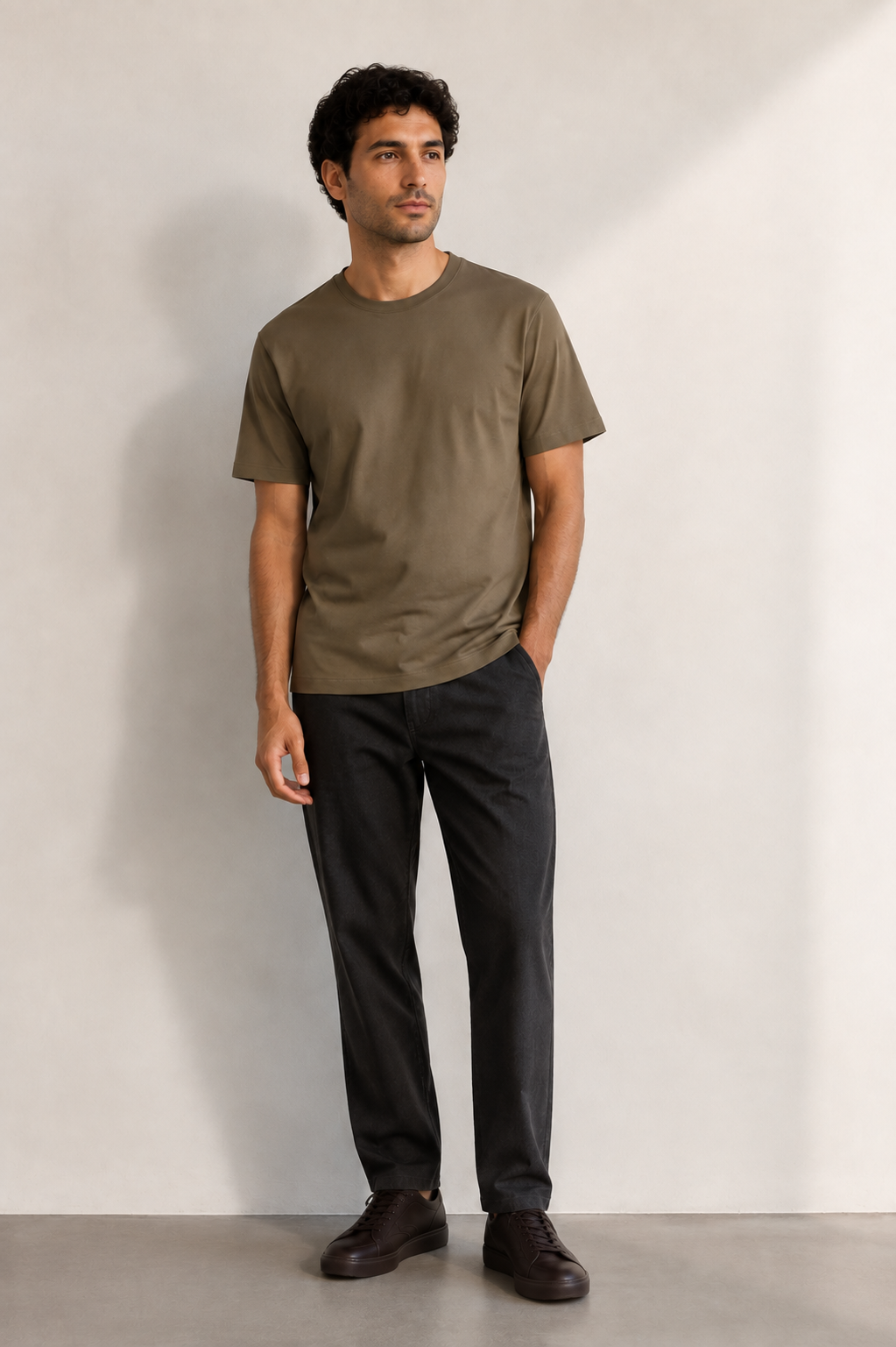 FİGO Erkek Regular Fit Bisiklet Yaka Yan Yırtmaçlı Basic T-Shırt