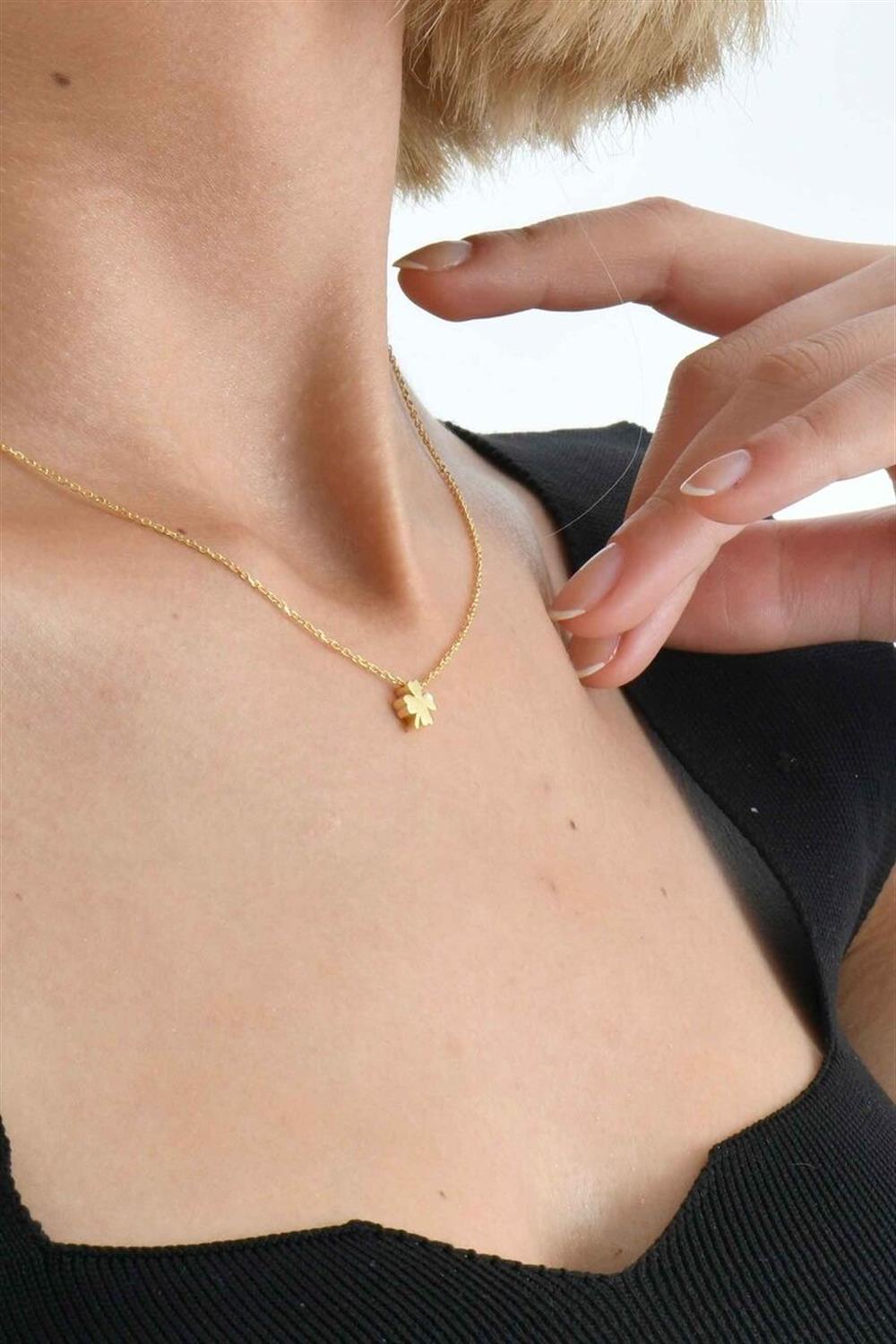 3 Boyutlu Minimal Yonca 925 Ayar Gümüş Kolye