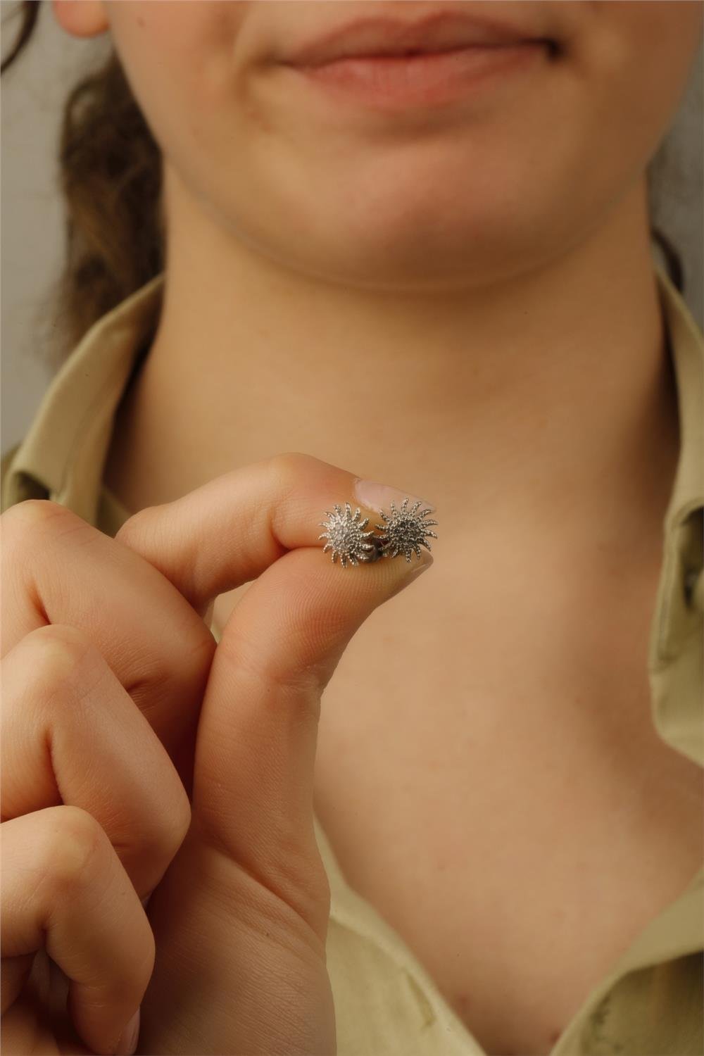 Minimalist Taşlı Güneş Küpe Silver