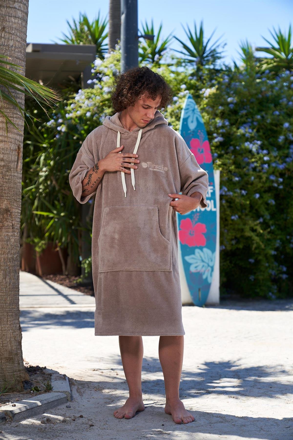 Man Camel Surf Poncho