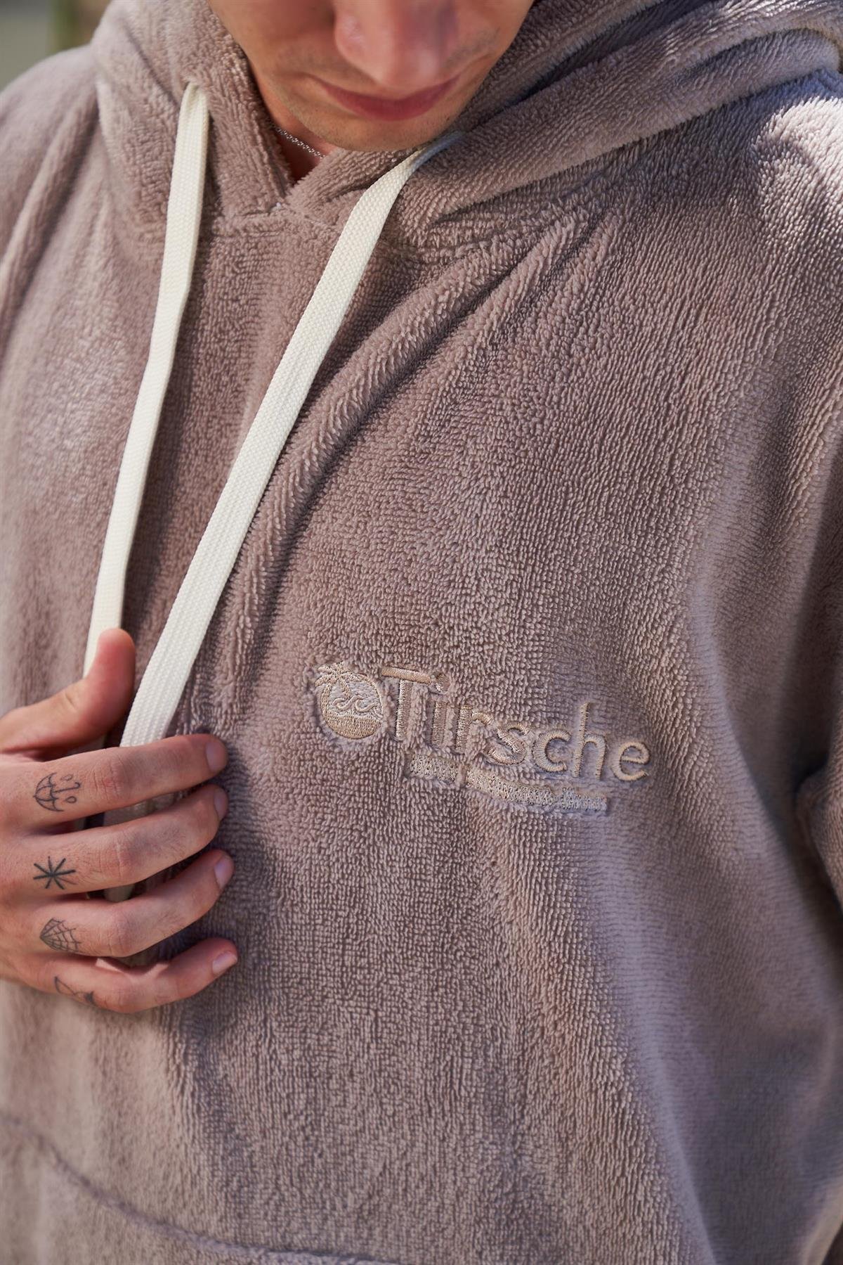 Man Camel Surf Poncho