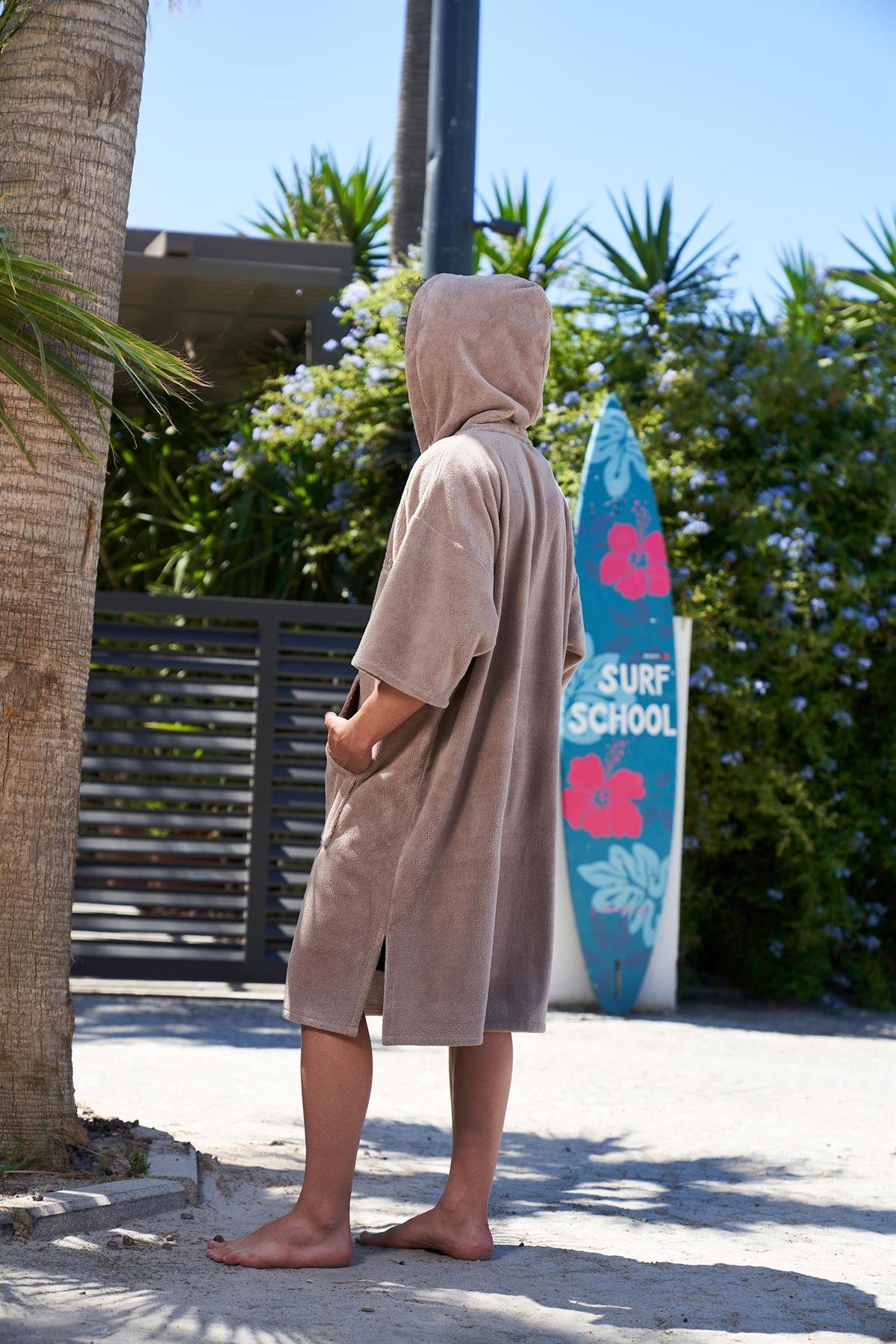 Man Camel Surf Poncho