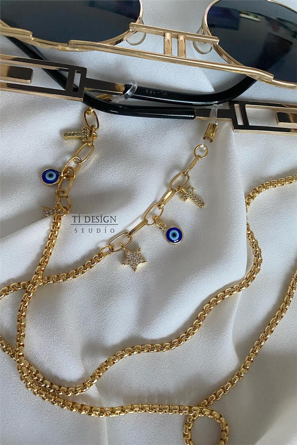 Harfli Zincir Gözlük Askısı