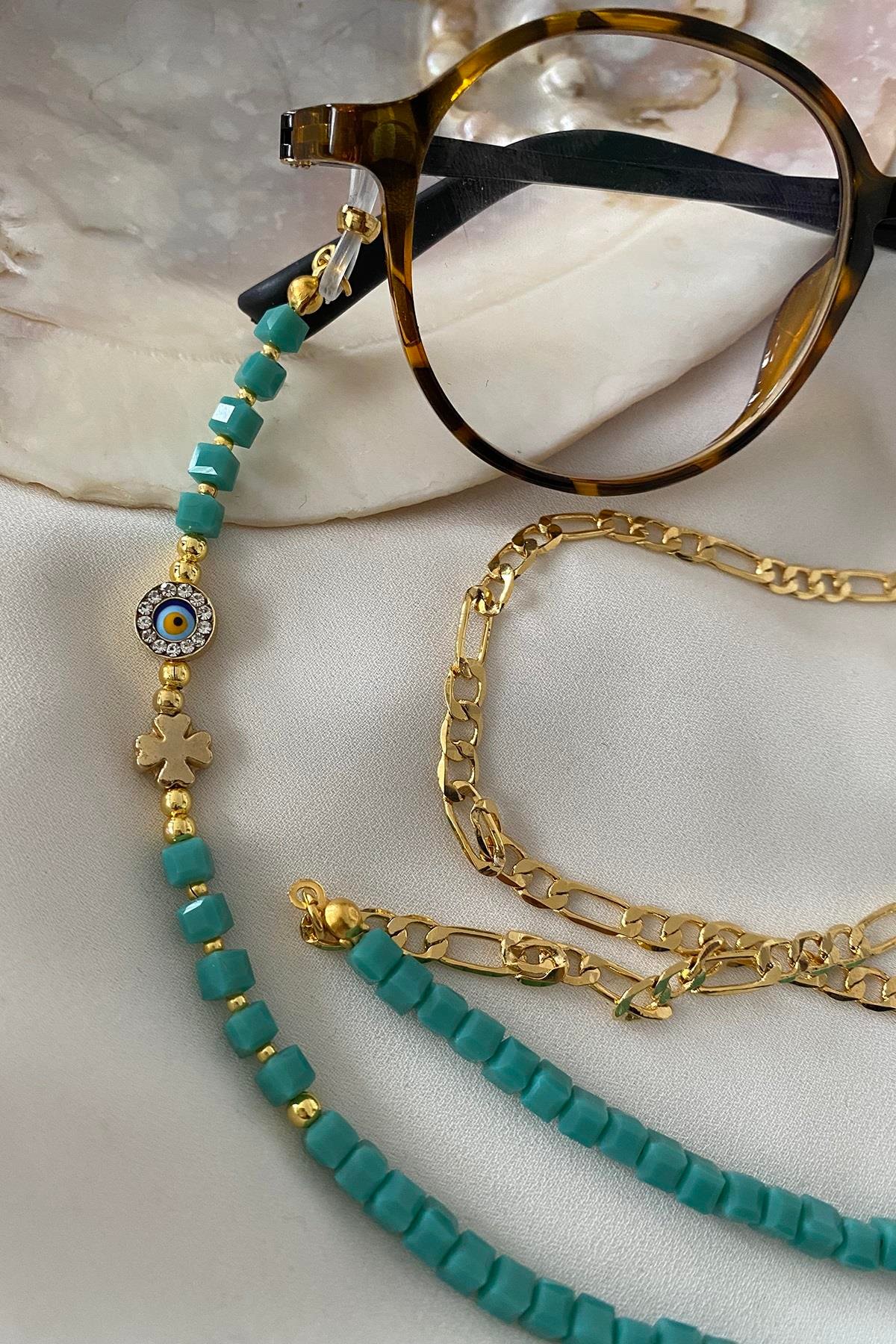 Turkuaz Kare Kristal Gözlük Askısı