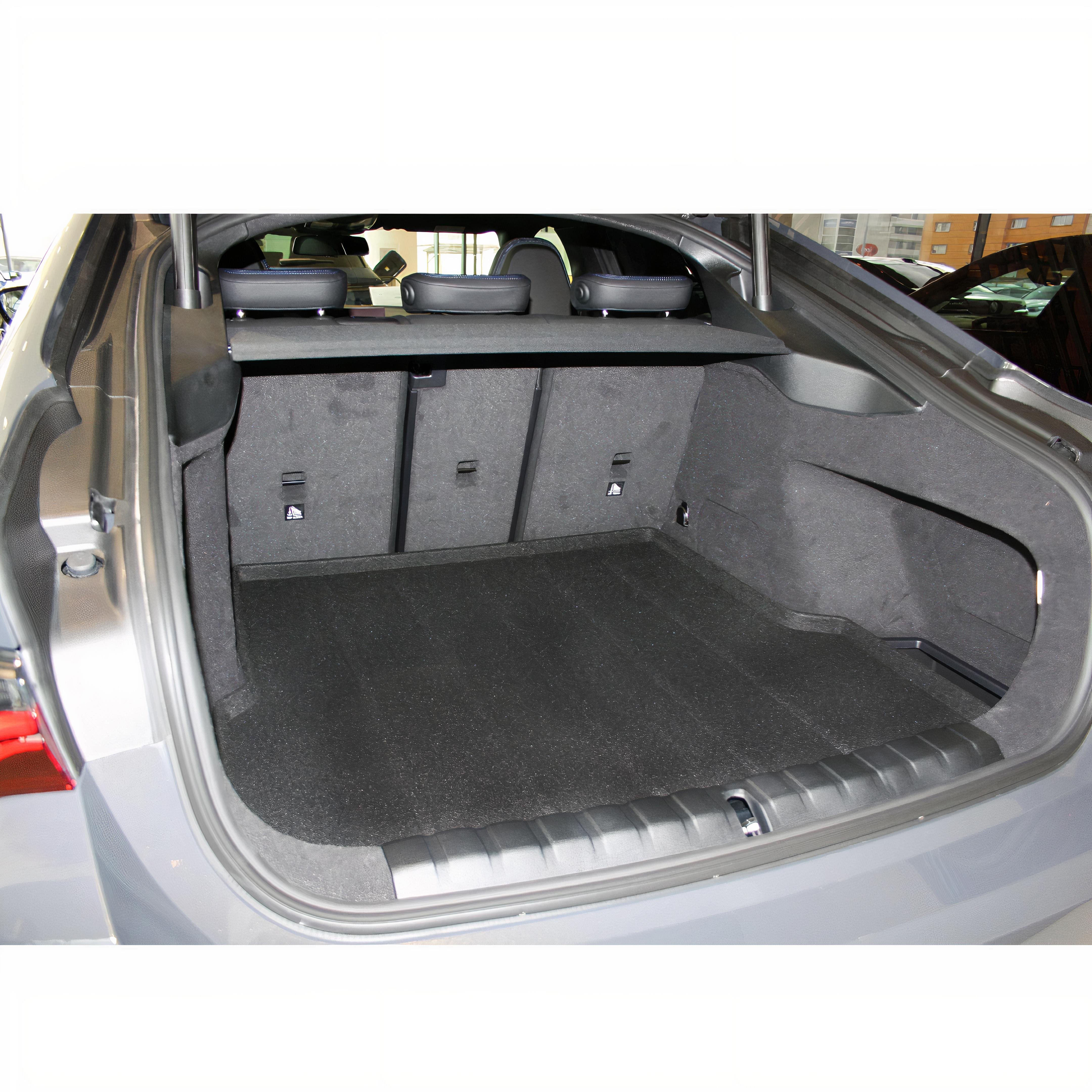 BMW i4 Halı Bagaj Havuzu 2023 Sonrası